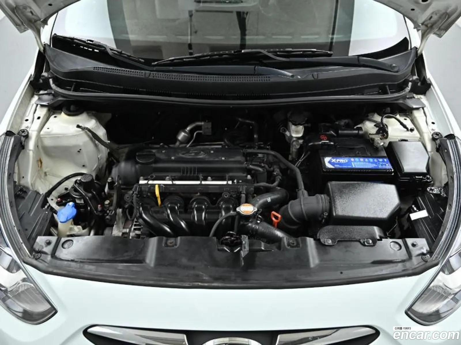 Hyundai Accent 14 Vvt Luxury 2011 - фотография 18414579