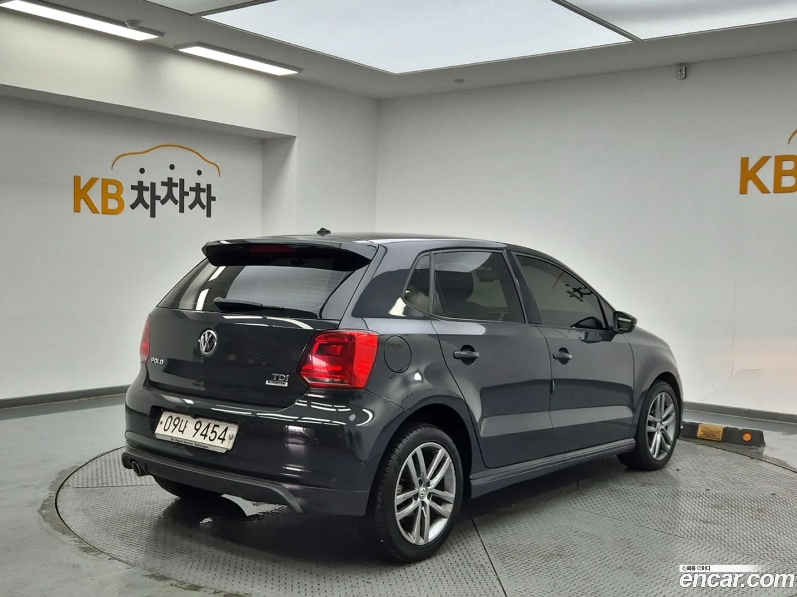 Volkswagen Polo V 14 Tdi R-Line 2015 - фотография 4818438
