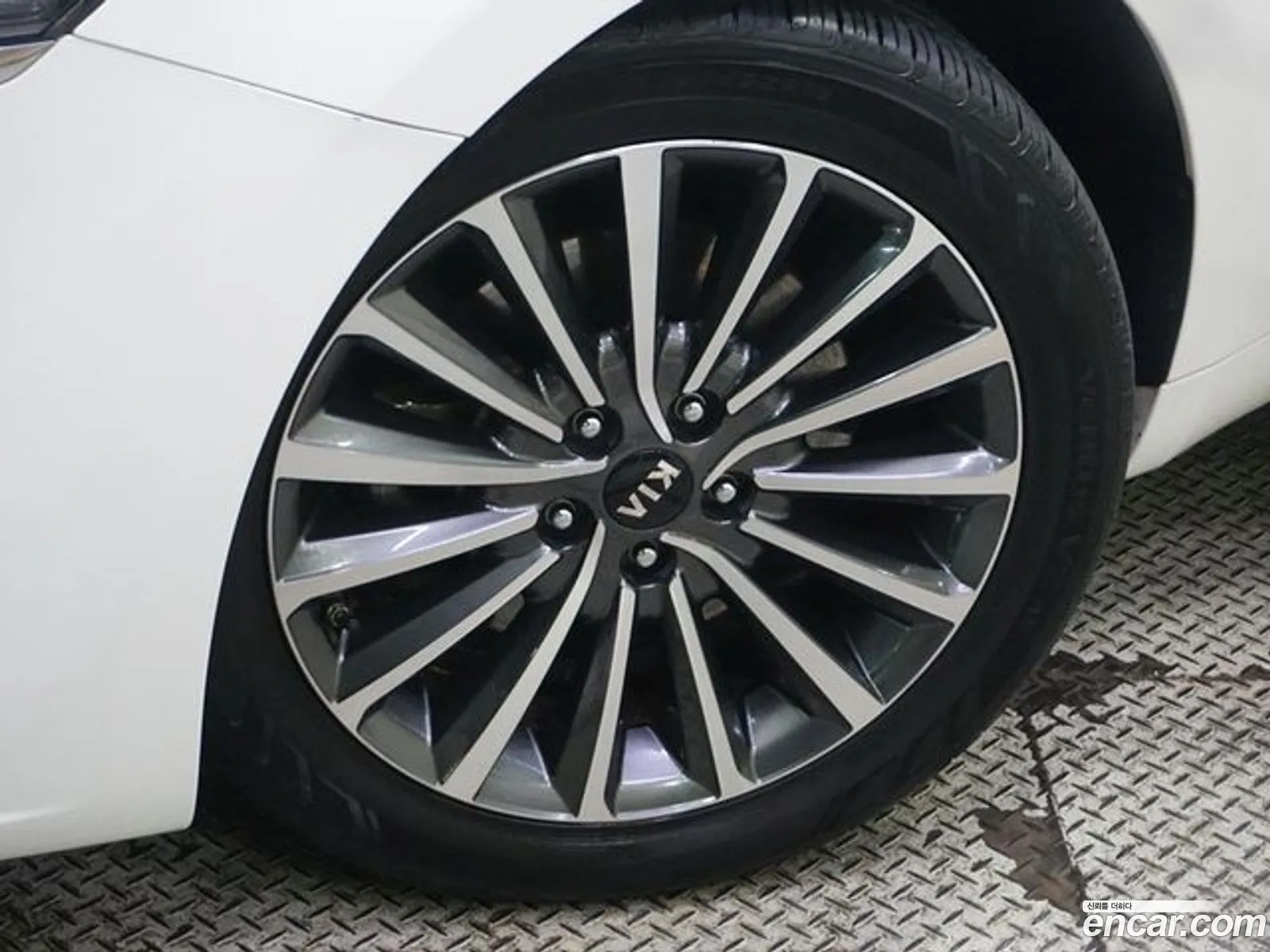 Kia All New K7 30 Lpi Prestige Rental Car - фотография 14156556
