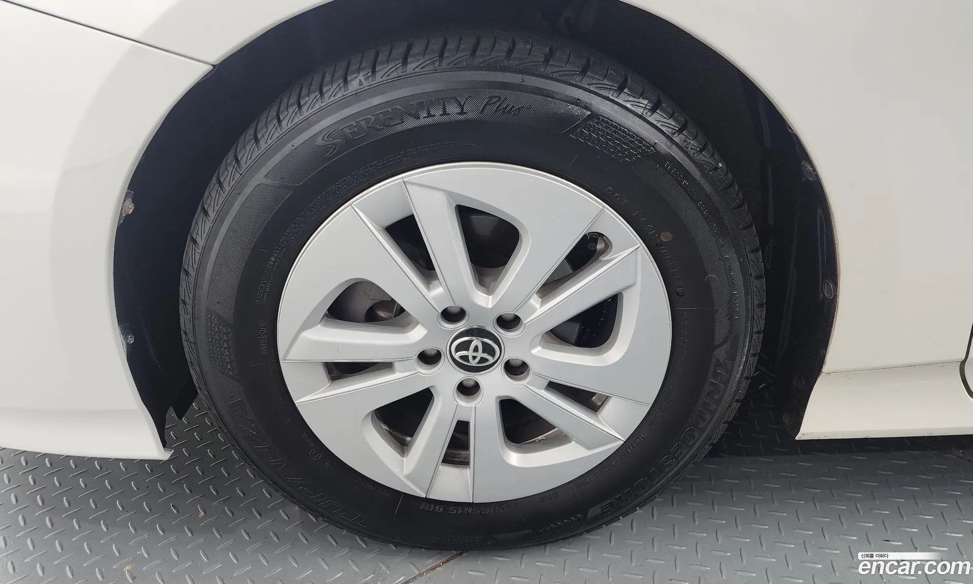 Toyota Prius Iv Xw50 18E 2018 - фотография 14768944