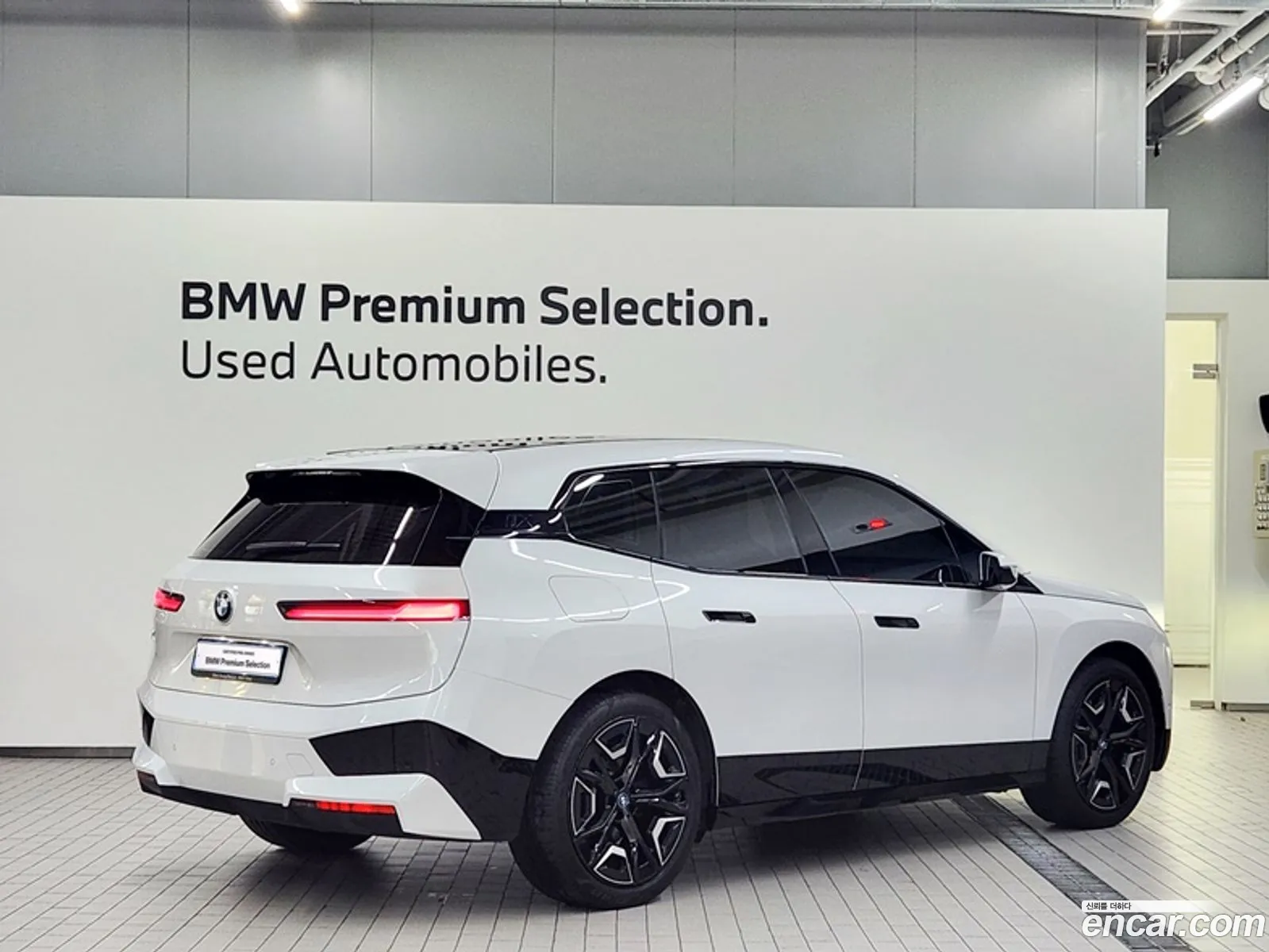 BMW Ix xDrive50 Sport Plus 2023 - фотография 31727