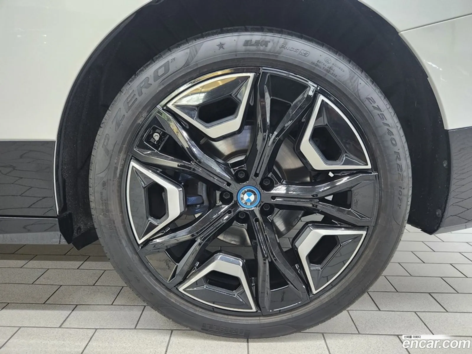 BMW Ix xDrive50 Sport Plus 2023 - фотография 31731