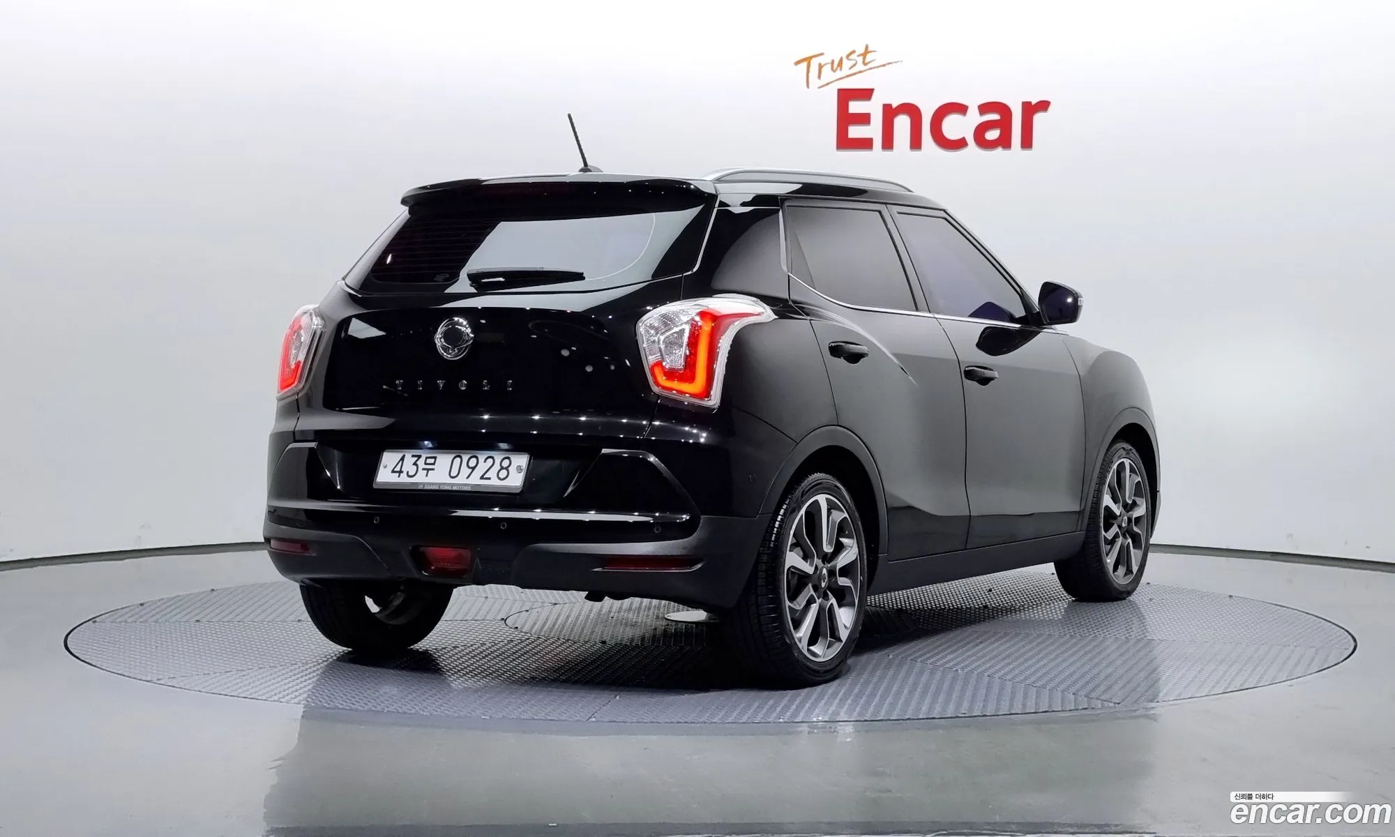 Kg Mobility Ssangyong Tivoli Lx 2Wd Top-Of-The-Line Model - фотография 17205251