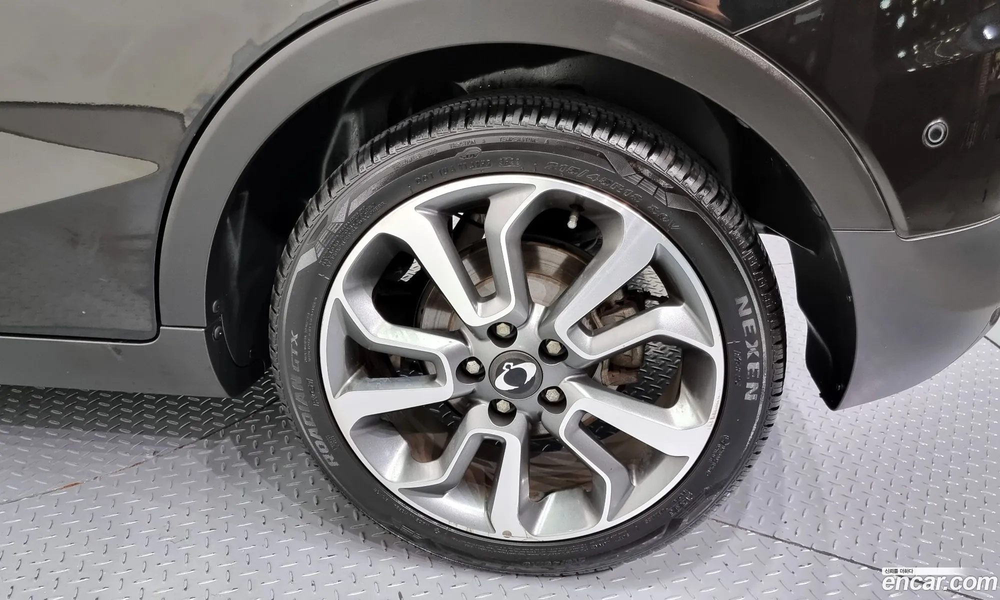 Kg Mobility Ssangyong Tivoli Lx 2Wd Top-Of-The-Line Model - фотография 17205254