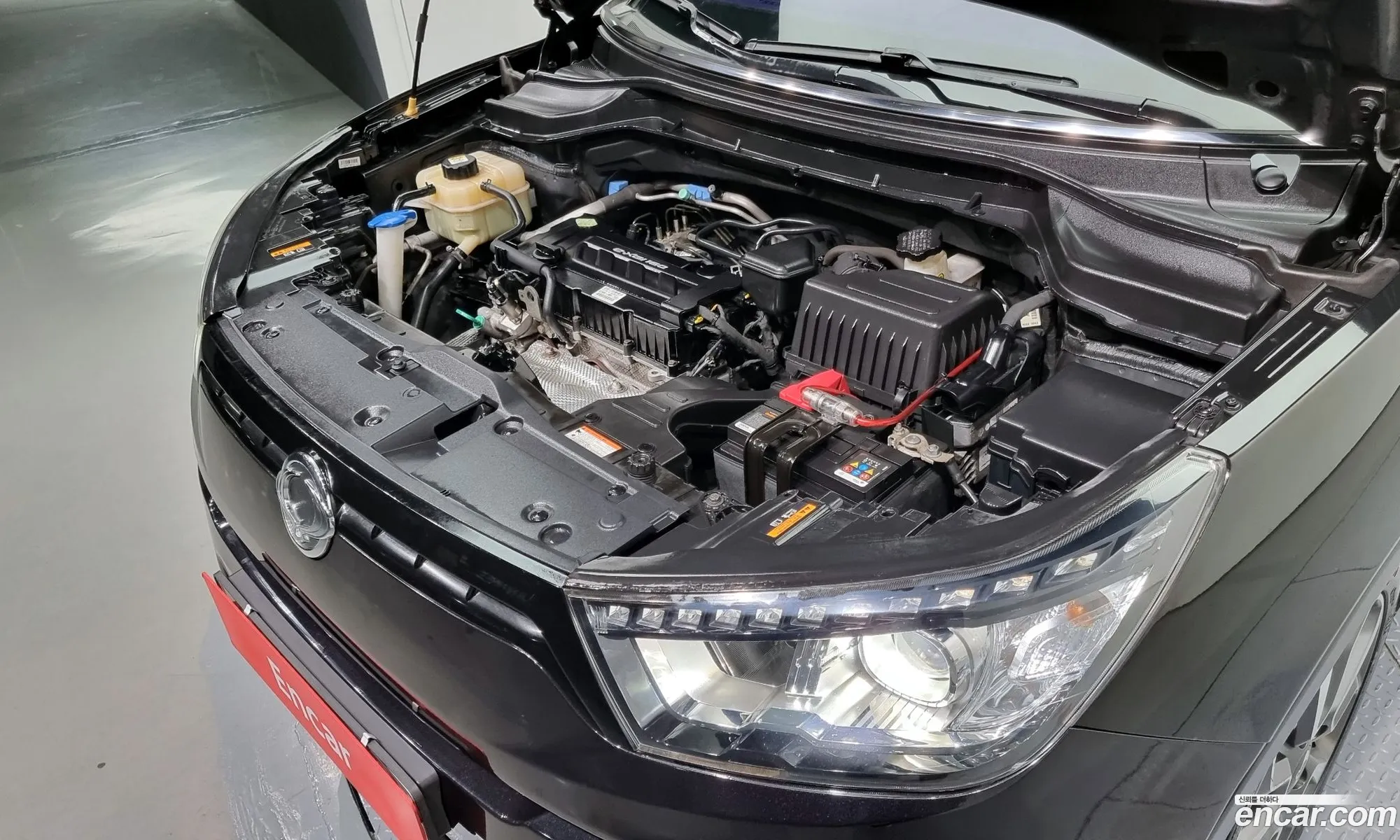 Kg Mobility Ssangyong Tivoli Lx 2Wd Top-Of-The-Line Model - фотография 17205255