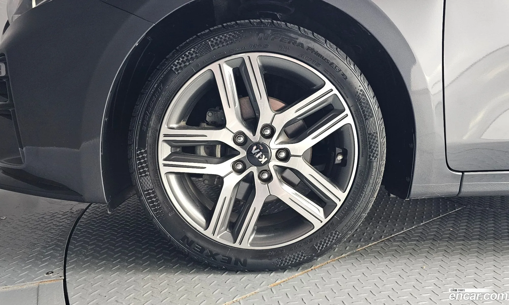 Kia K3 Luxury 2019 - фотография 13170854