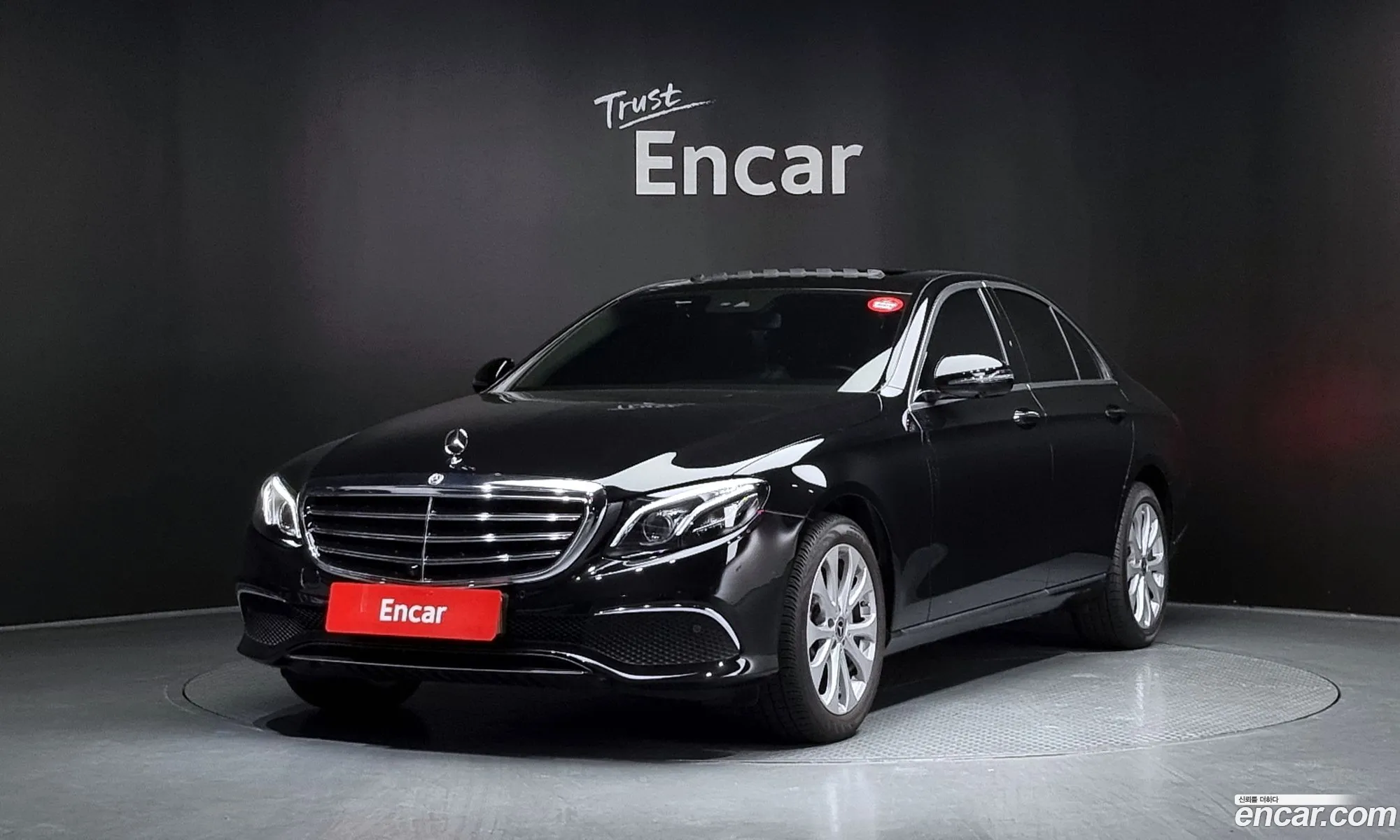 Mercedes E-Class W213 E300 4Matic Exclusive Standard - фотография 14371879