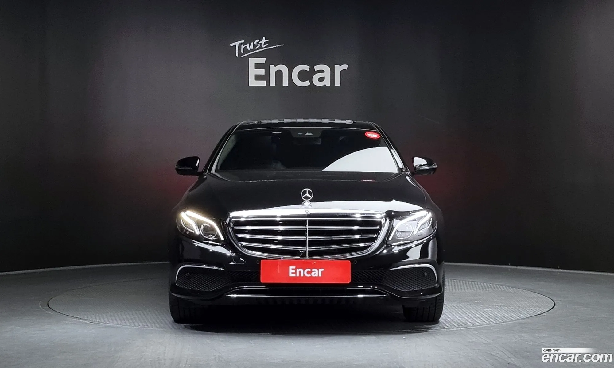 Mercedes E-Class W213 E300 4Matic Exclusive Standard - фотография 14371881