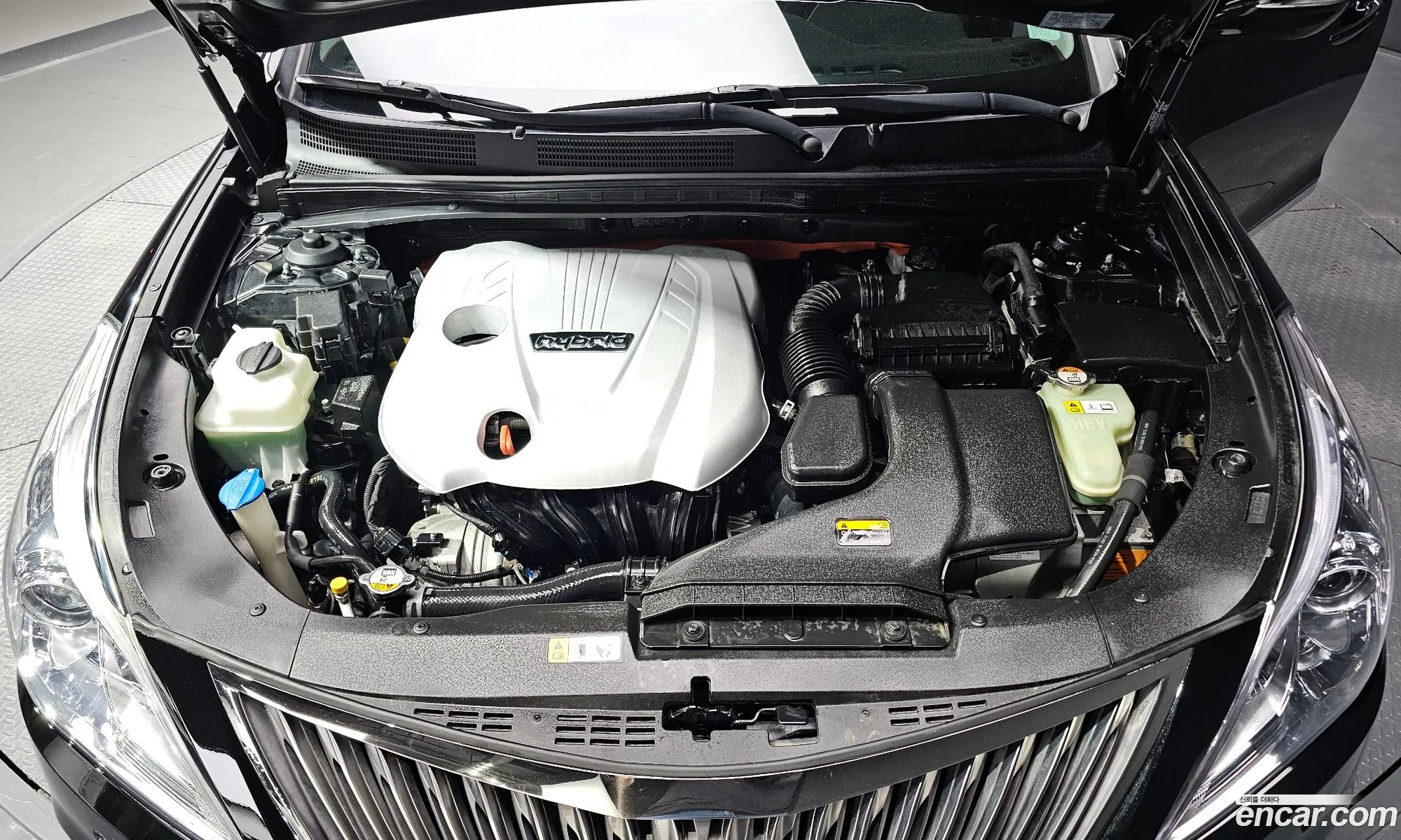 Hyundai Grandeur V Premium 2015 - фотография 18512633