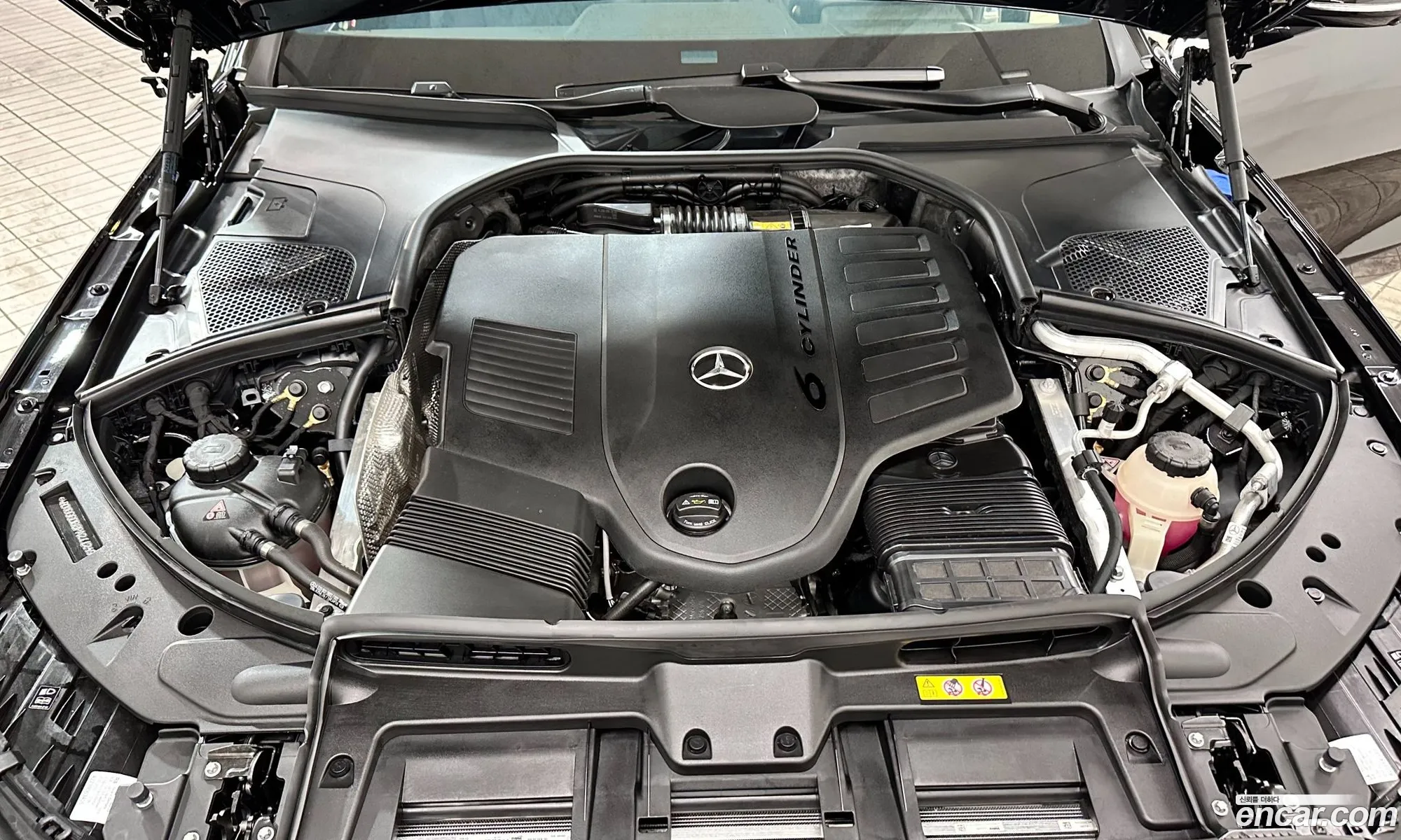 Mercedes-Benz S-Klasse S500L 4Matic 2023 - фотография 12857582