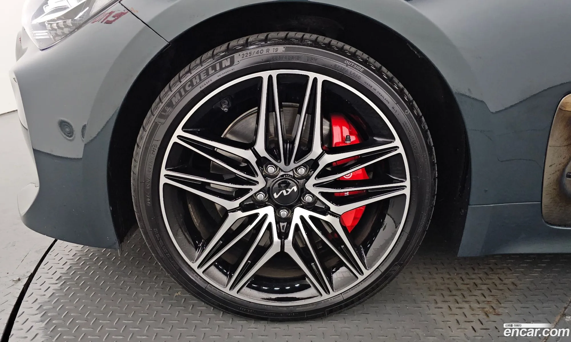 Kia Stinger 25 Awd Masters 2023 - фотография 11258911