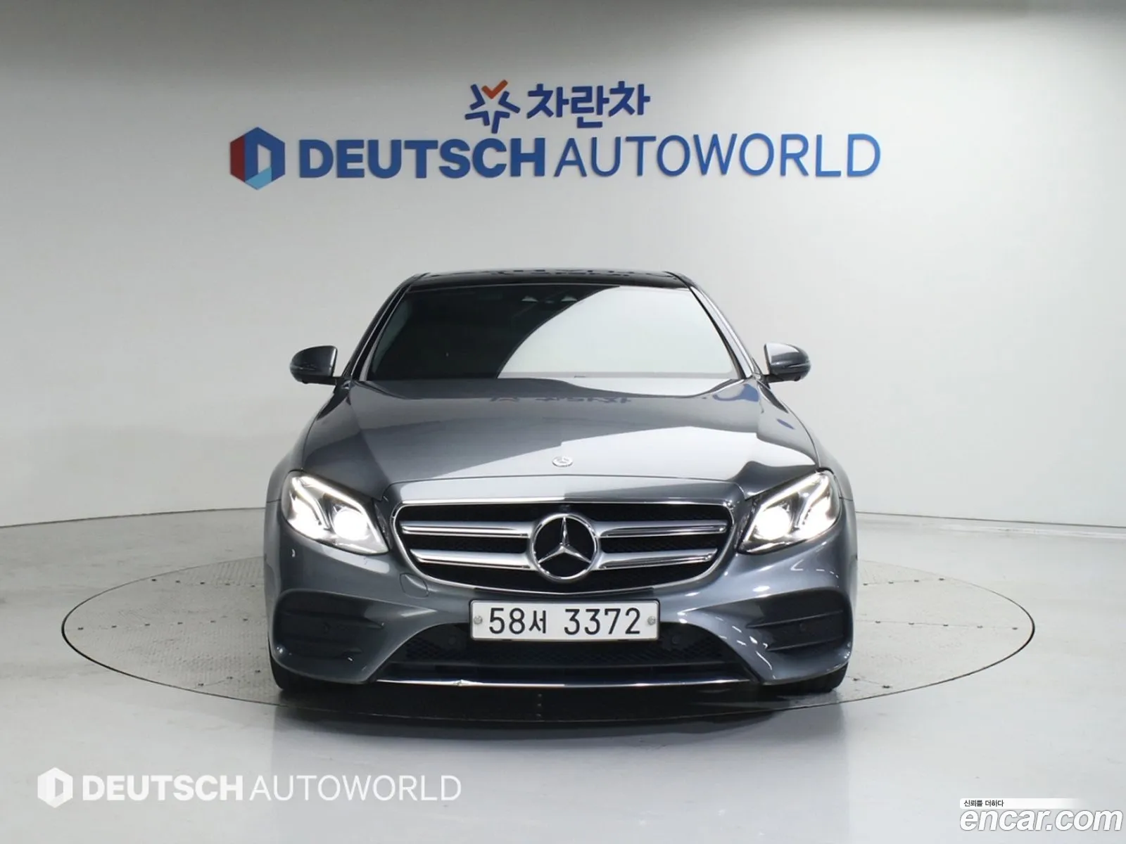Mercedes-Benz E-Klasse E300 Amg Line 2017 - фотография 12518560