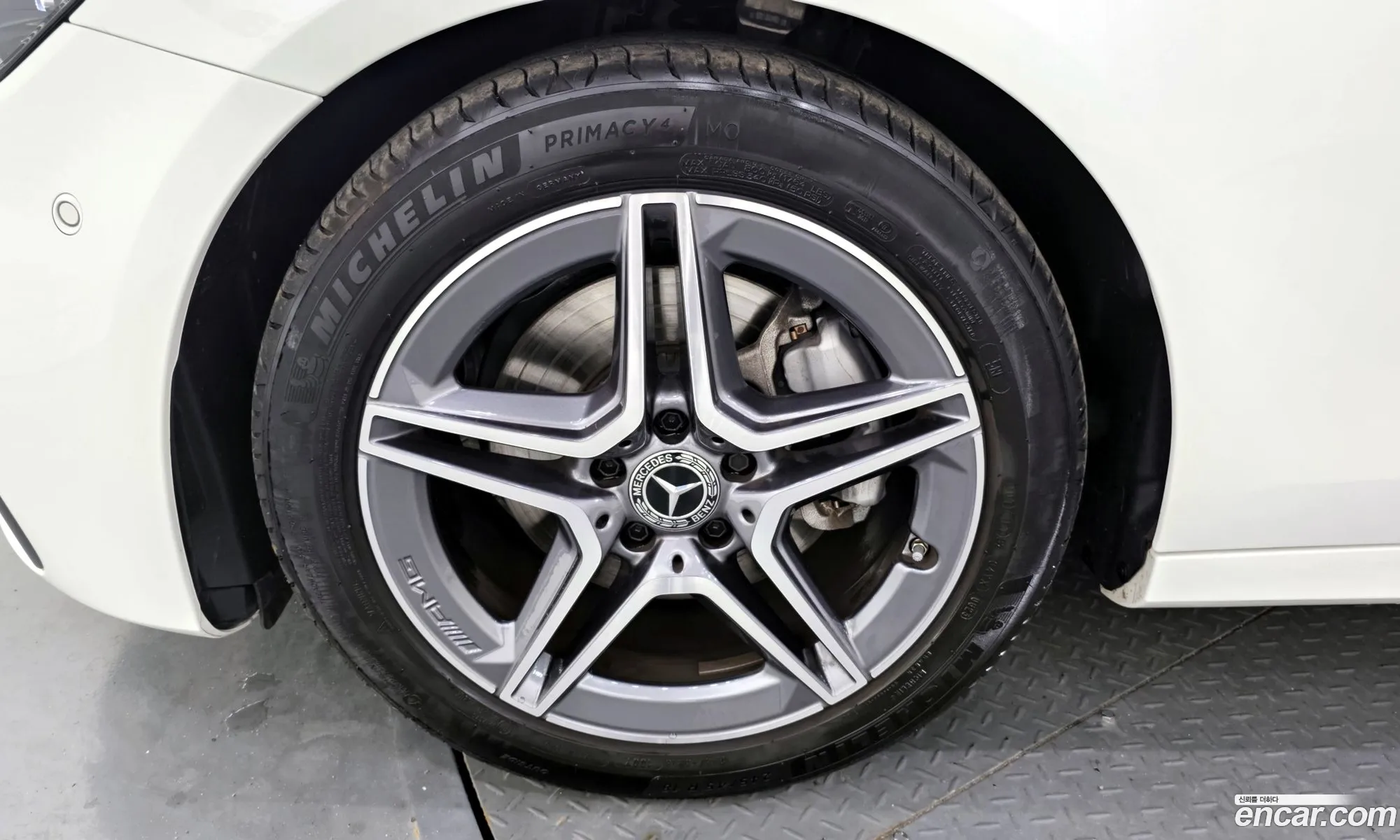 Mercedes-Benz E-Klasse E250 Amg Line 2023 - фотография 12518596