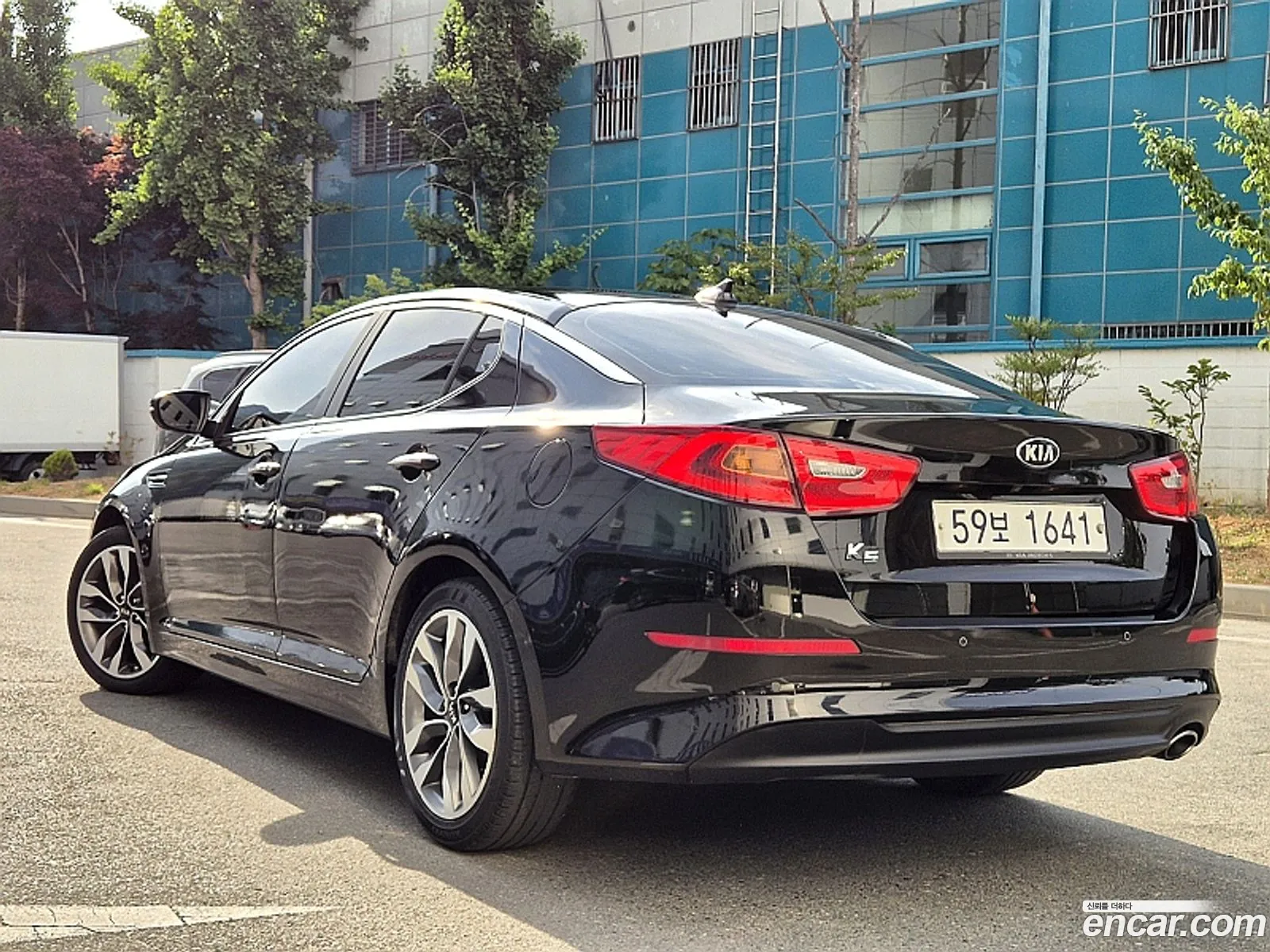 Kia K5 Luxury 2015 - фотография 18837461