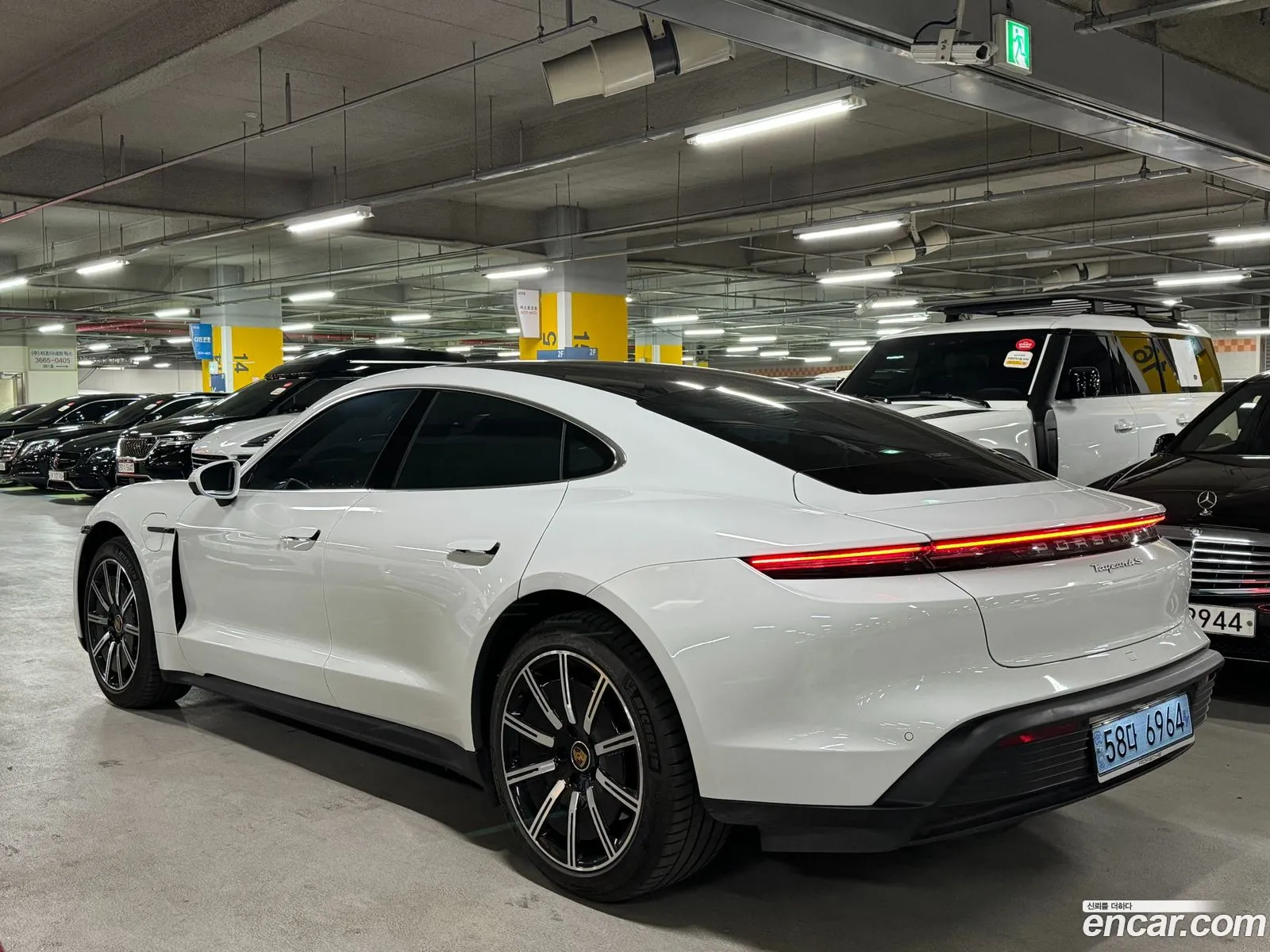 Porsche Taycan I 4S 2021 - фотография 3903115