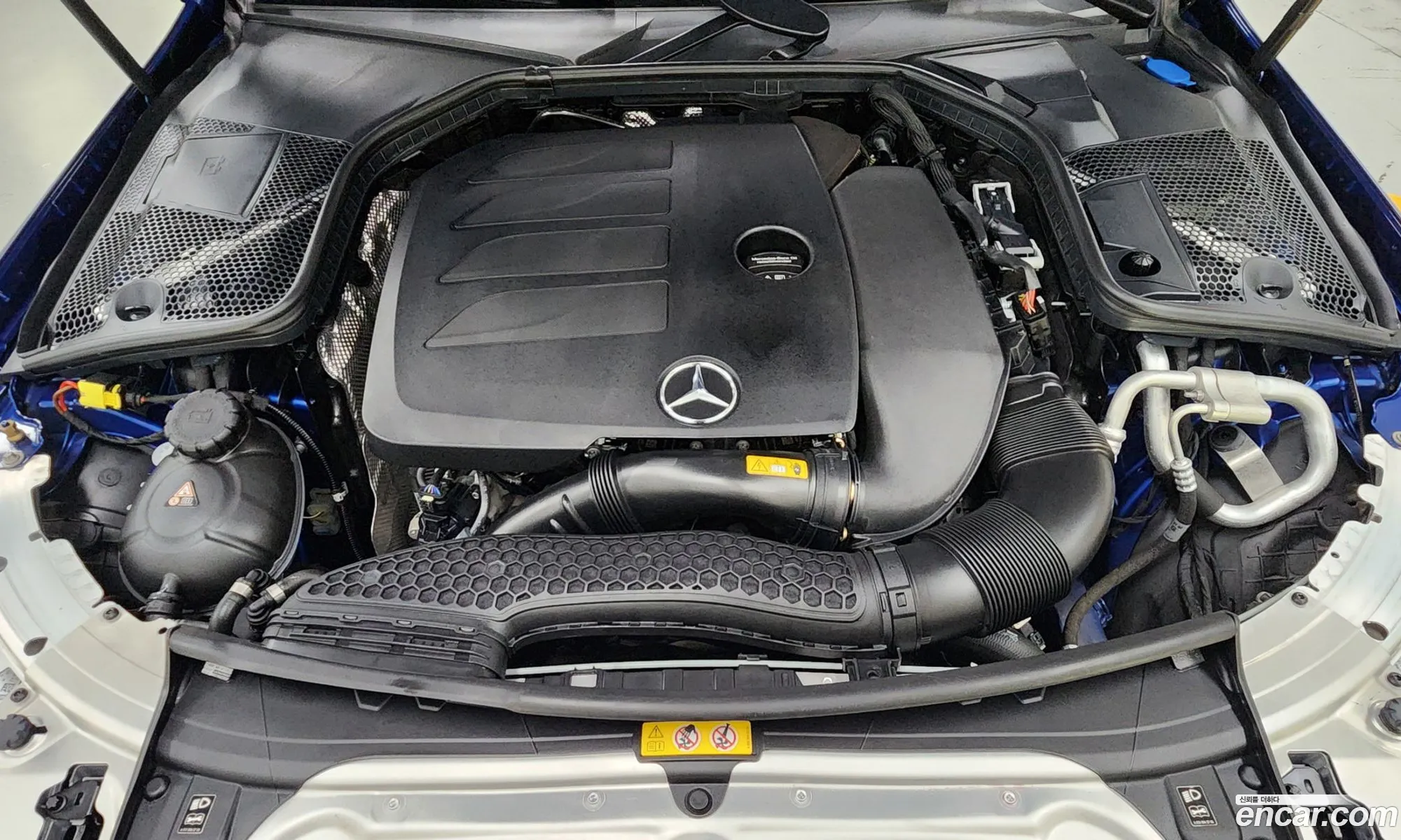 Mercedes-Benz C-Klasse V W206 C200 Cabriolet 2022 - фотография 12640892