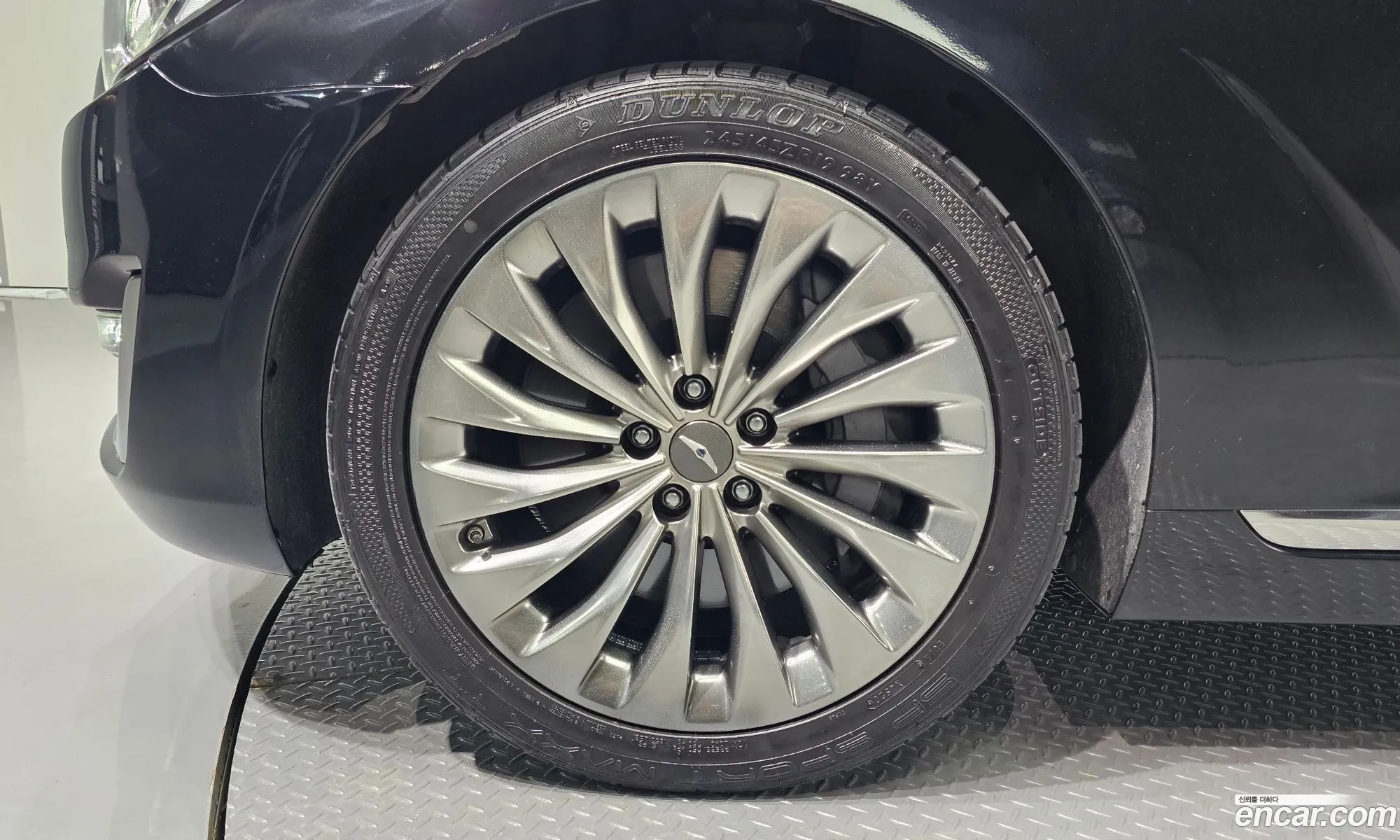 Genesis G90 I 33 T-Gdi Awd 2016 - фотография 194422