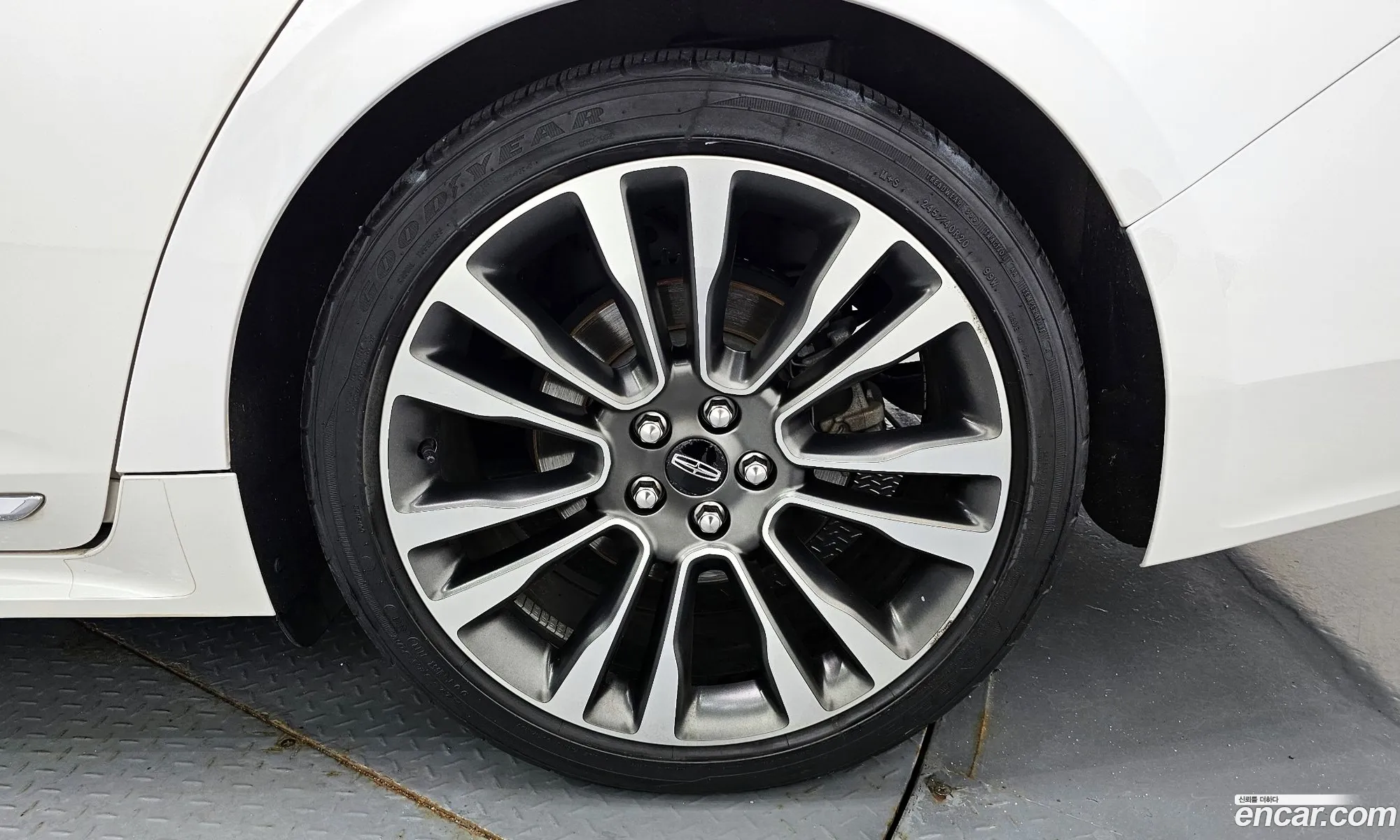 Lincoln Continental X 30 Awd 2019 - фотография 3738220