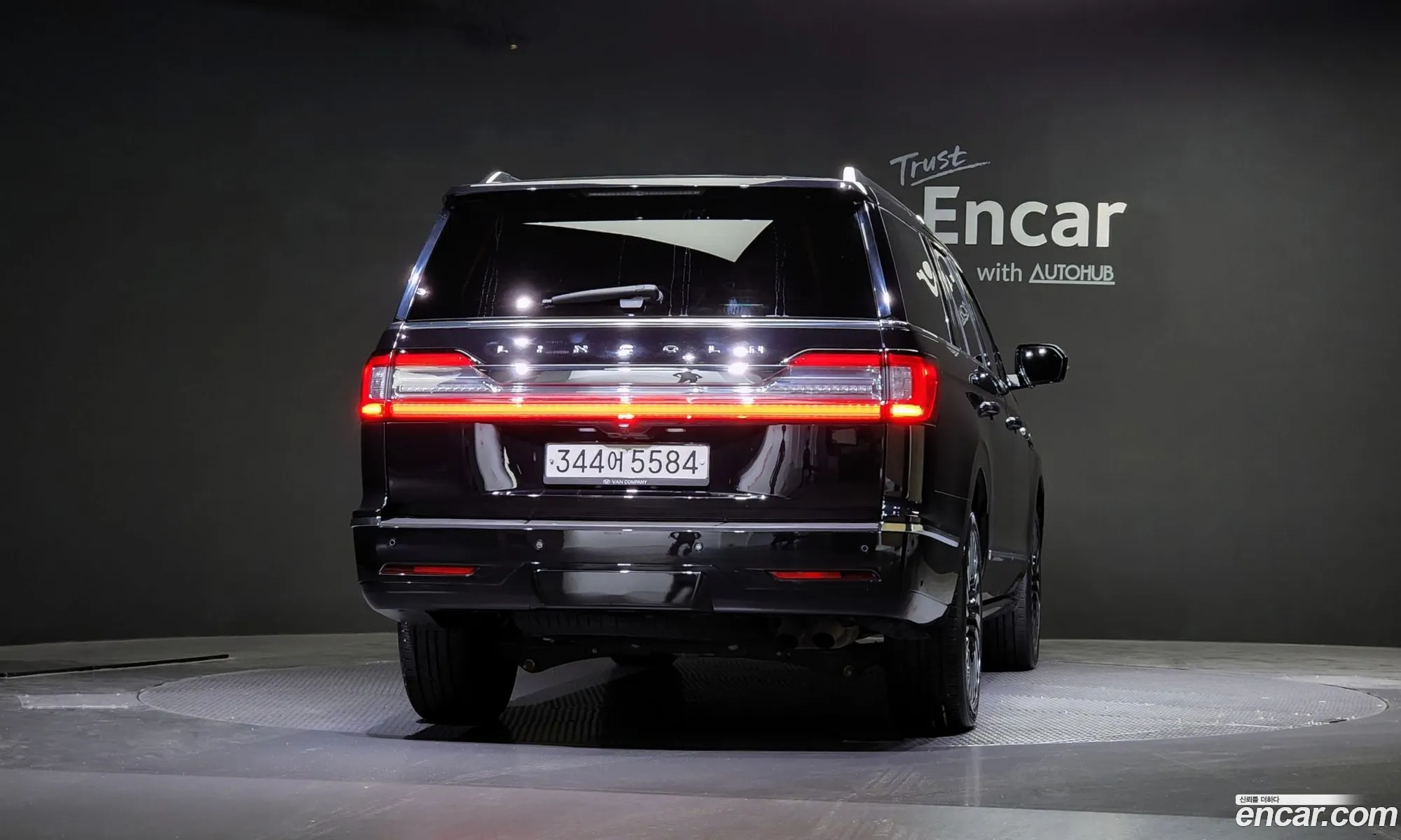 Lincoln Navigator Iv 35L Black Label 2020 - фотография 3738231