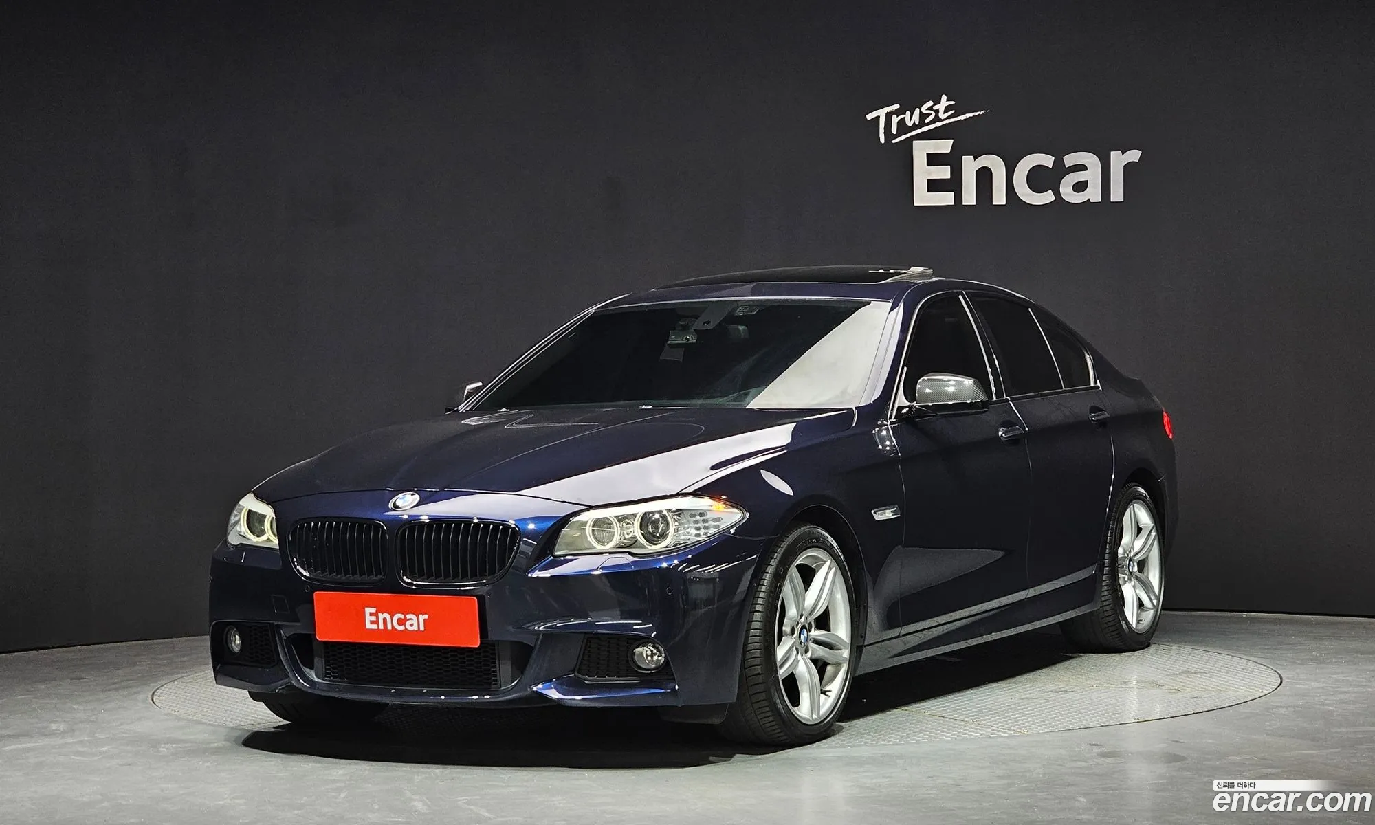 BMW 5 Series F10 550I xDrive - фотография 17131454
