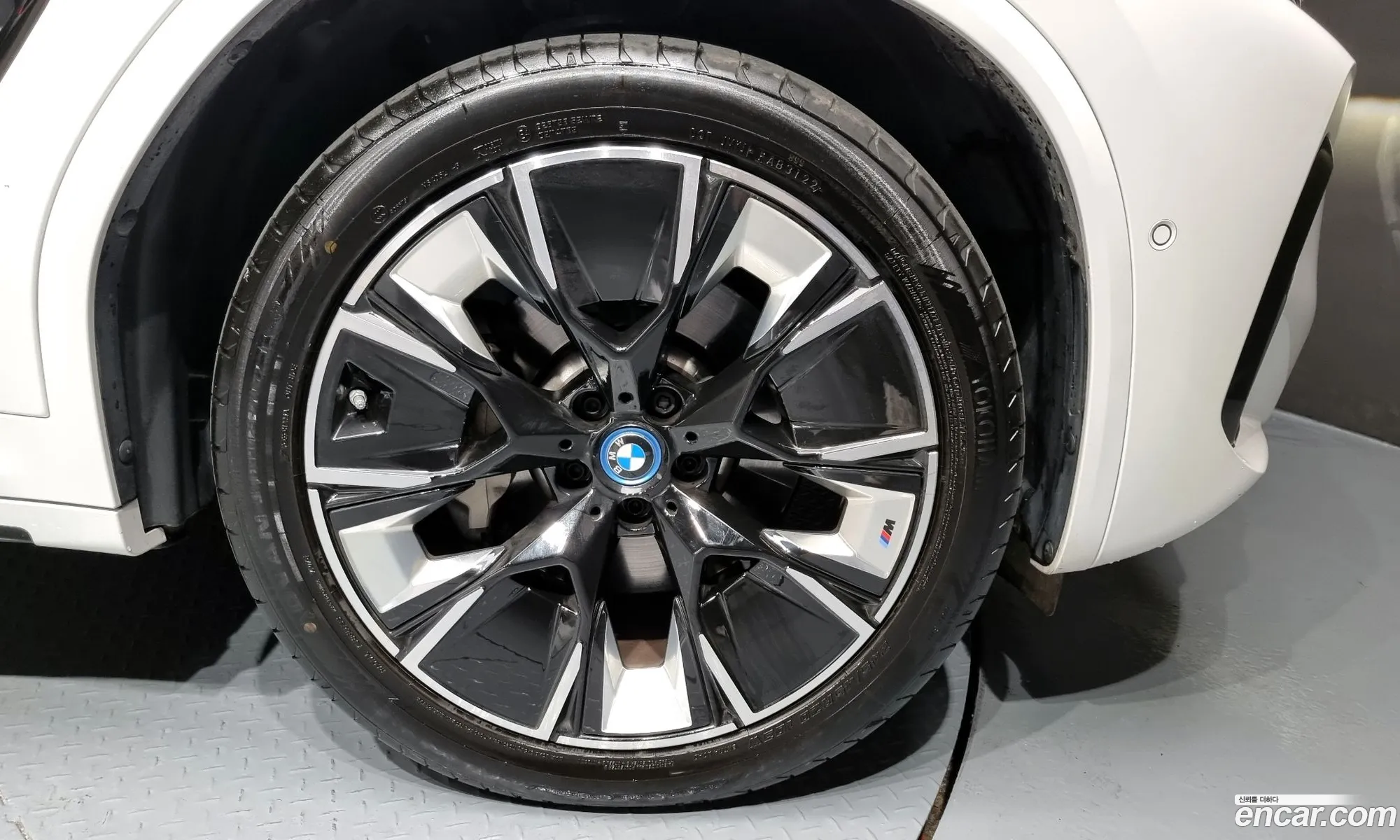BMW Ix3 M Sport - фотография 17131397
