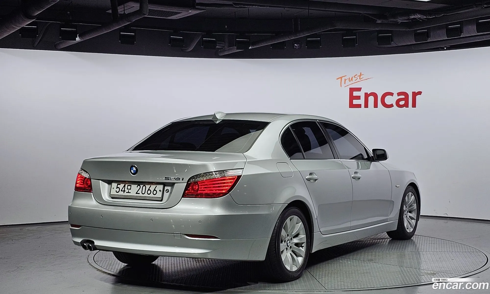 BMW 5Er 528I Sedan 2009 - фотография 17131431