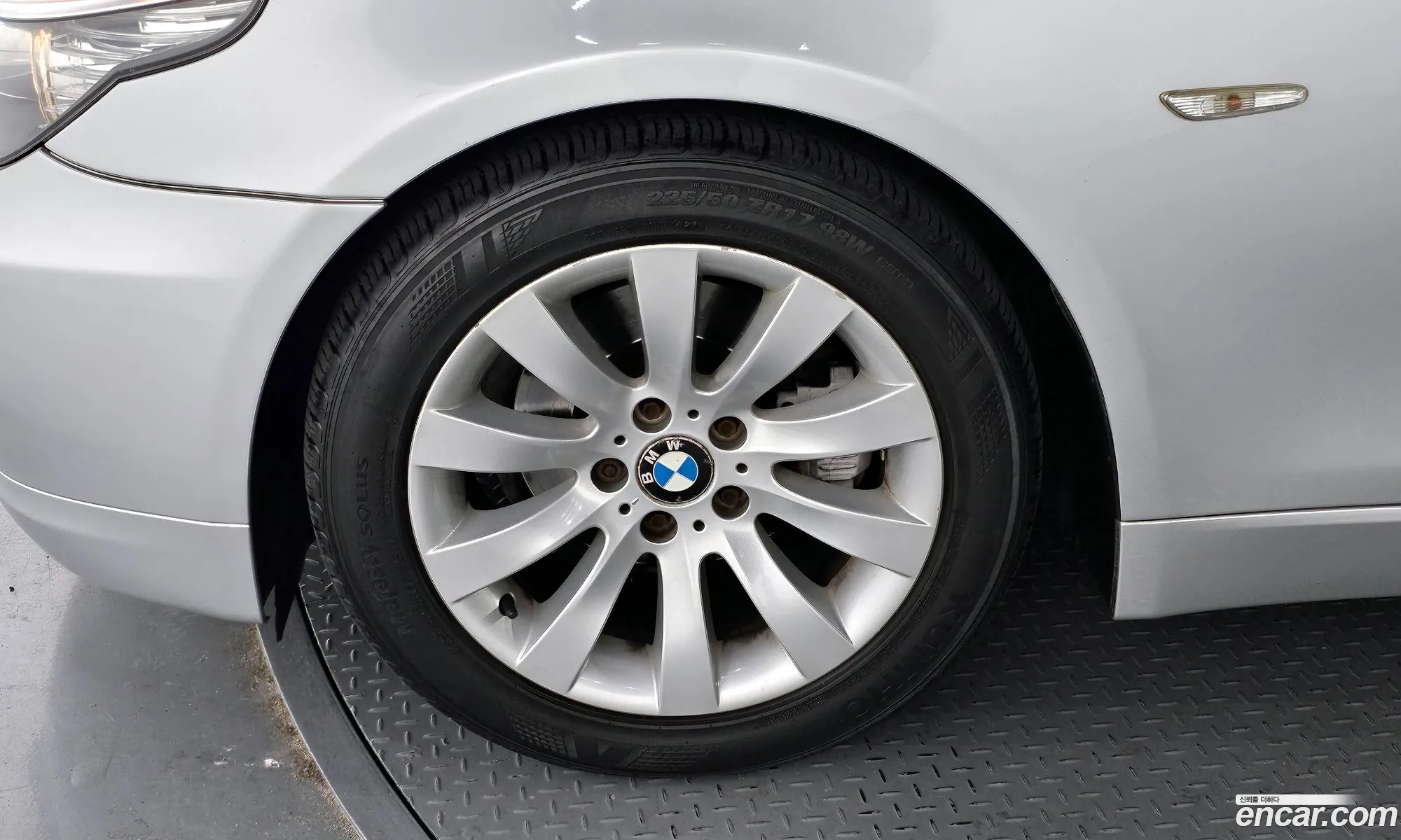 BMW 5Er 528I Sedan 2009 - фотография 17131434