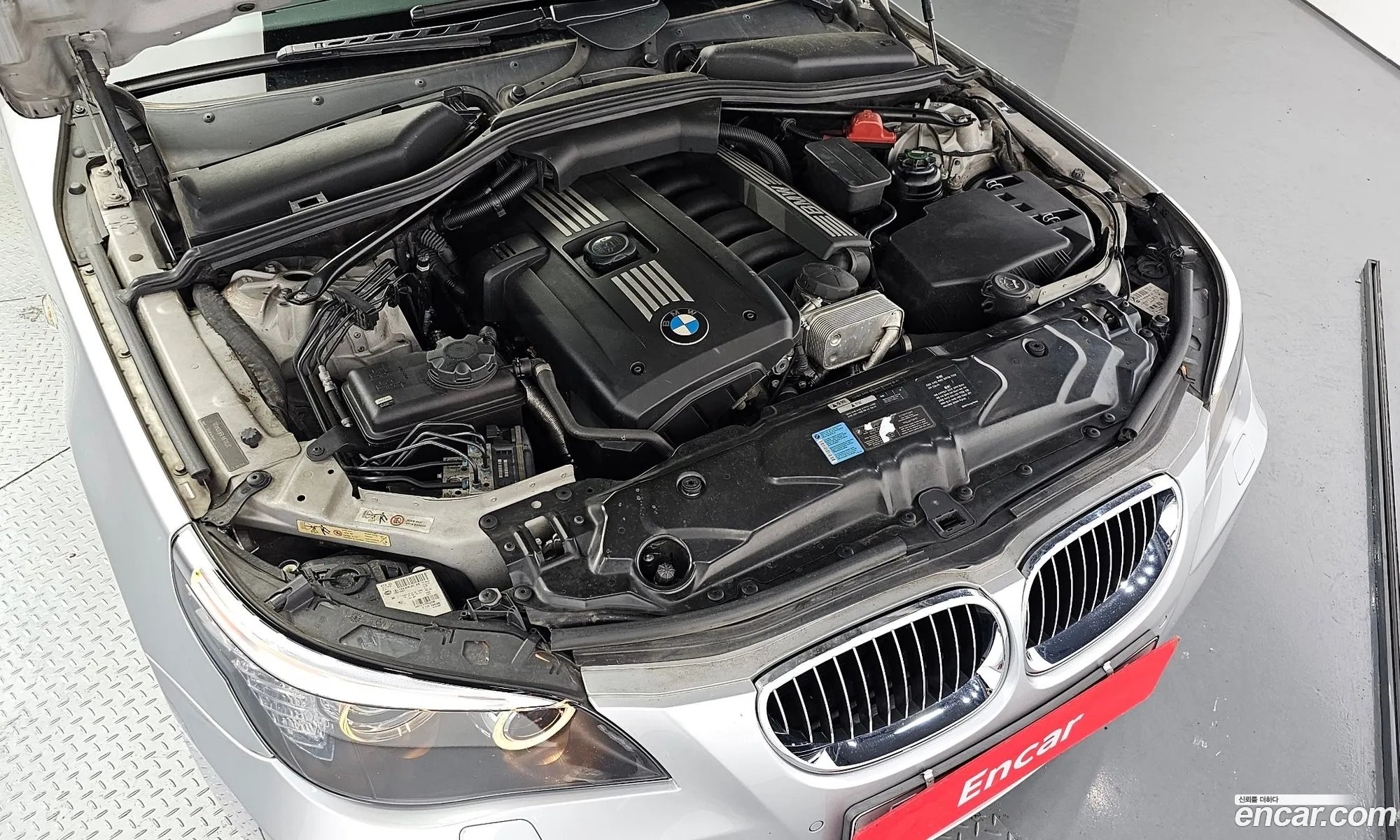 BMW 5Er 528I Sedan 2009 - фотография 17131435