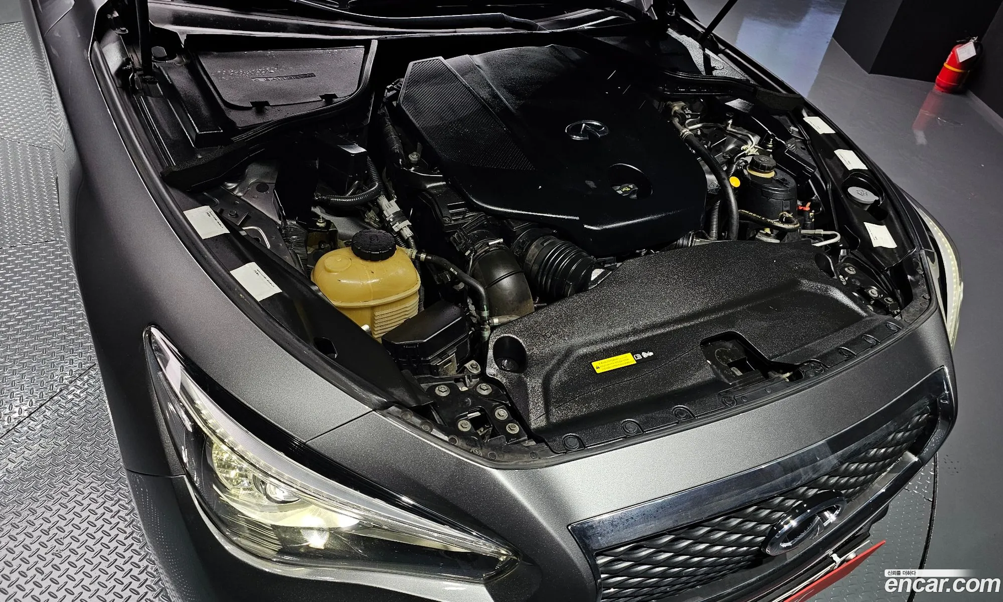 Infiniti Q50 22D Premium 2014 - фотография 3982386