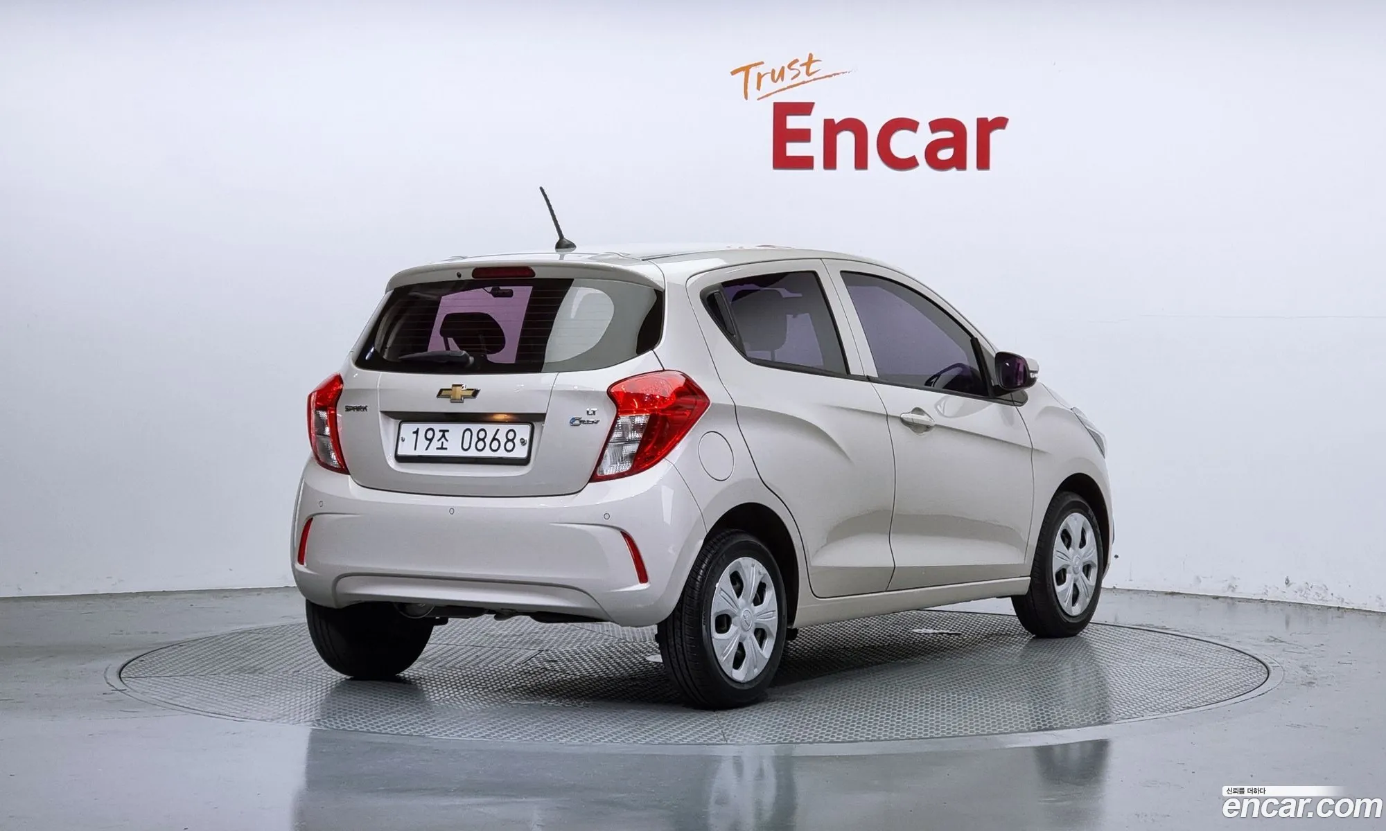 Chevrolet Spark Lt 2016 - фотография 8078354
