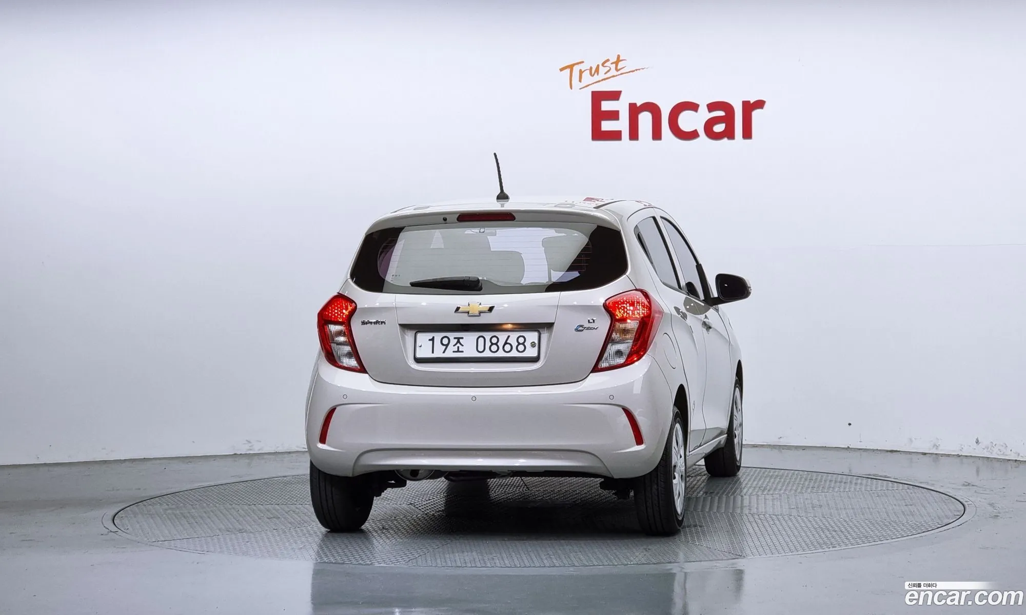 Chevrolet Spark Lt 2016 - фотография 8078356