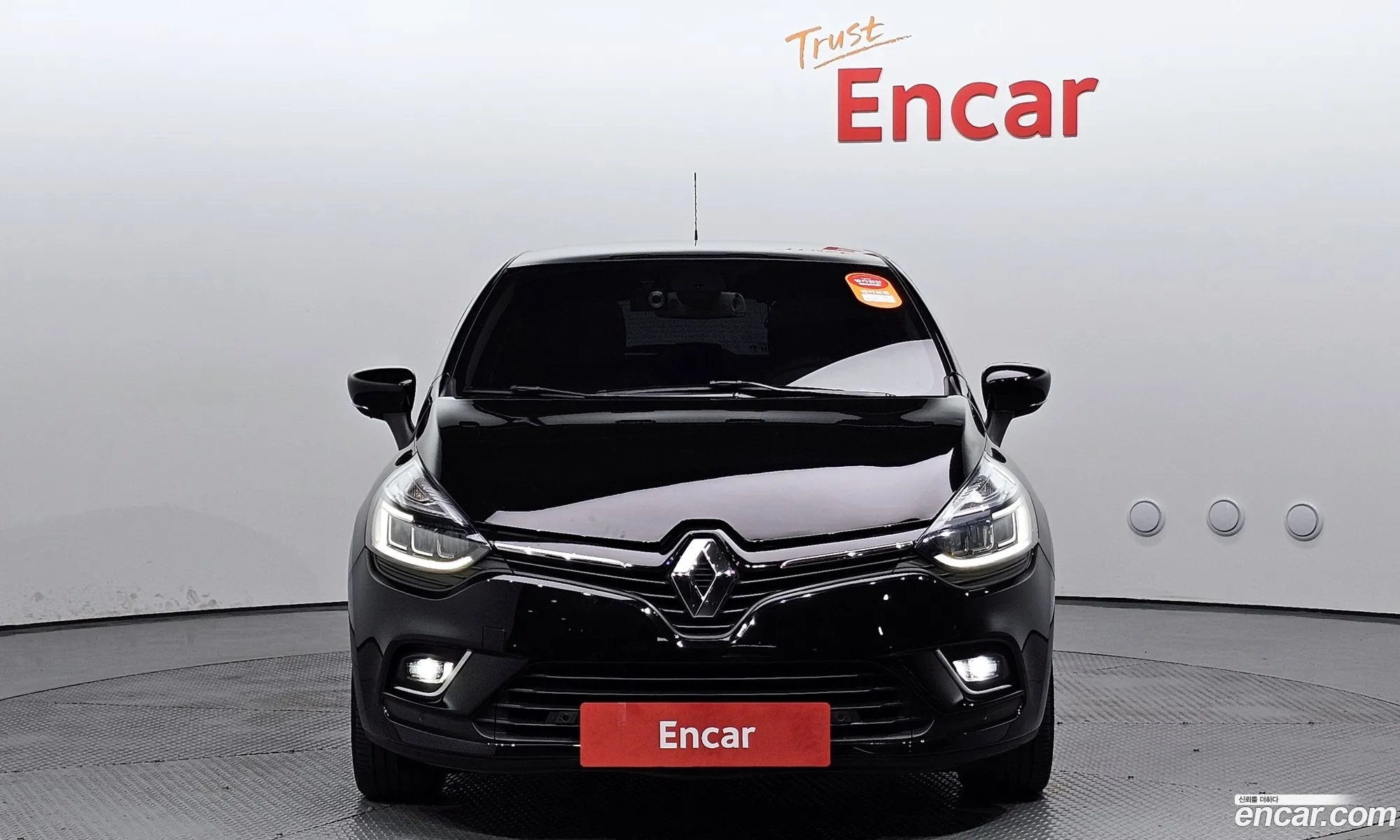 Renault Samsung Clio Intense 2018 - фотография 2697833