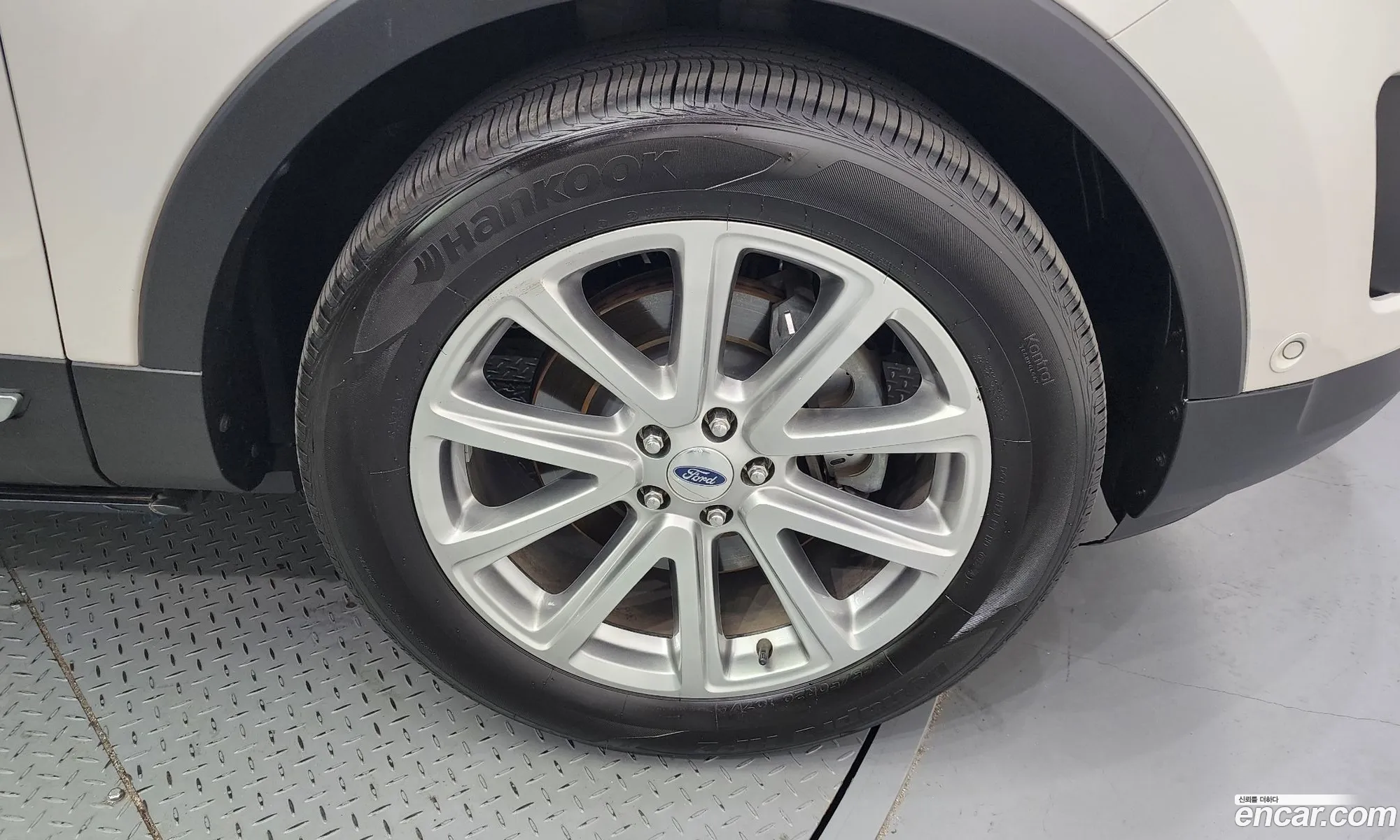 Ford Explorer 23 Limited 4Wd 2017 - фотография 14501356