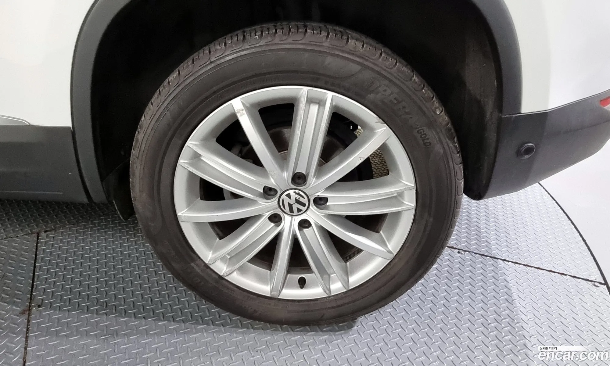 Volkswagen Tiguan I 20 Tdi Premium 2014 - фотография 8134199