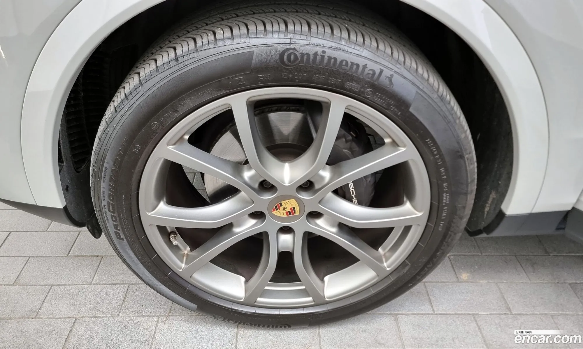 Porsche Cayenne 30 E-Hybrid Platinum Edition 2023 - фотография 6816792