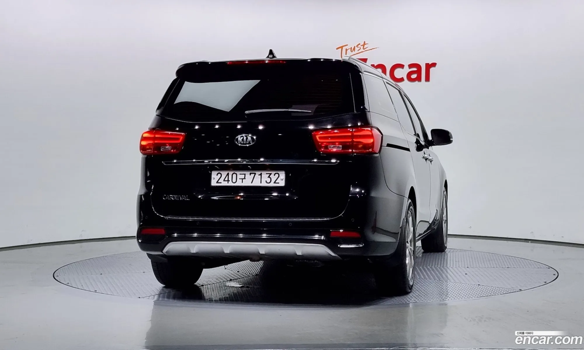 Kia Carnival 9-Seater Prestige 2020 - фотография 11599672