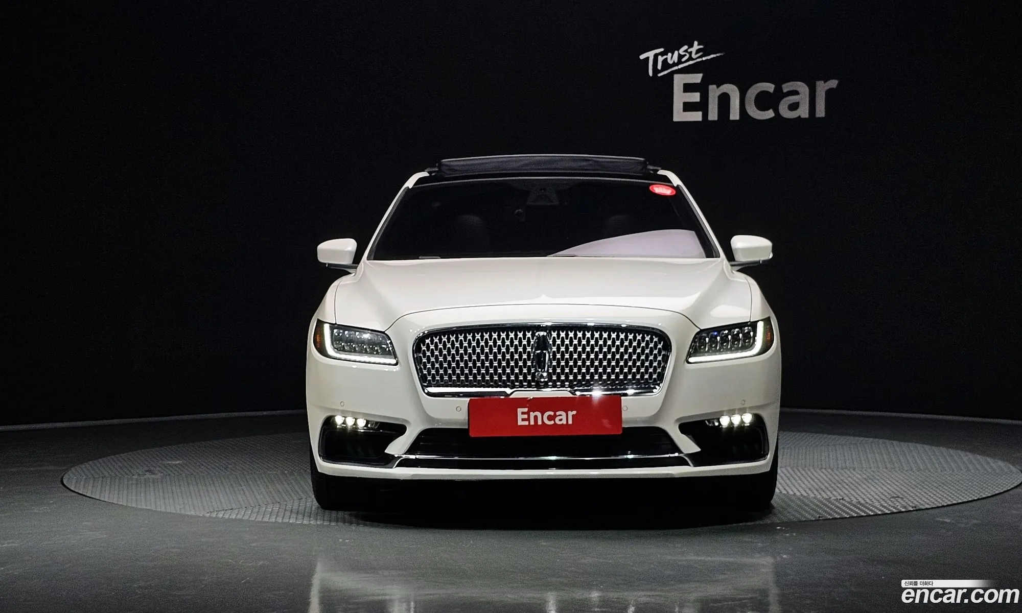 Lincoln Continental X 30 Presidential Awd 2017 - фотография 3500208