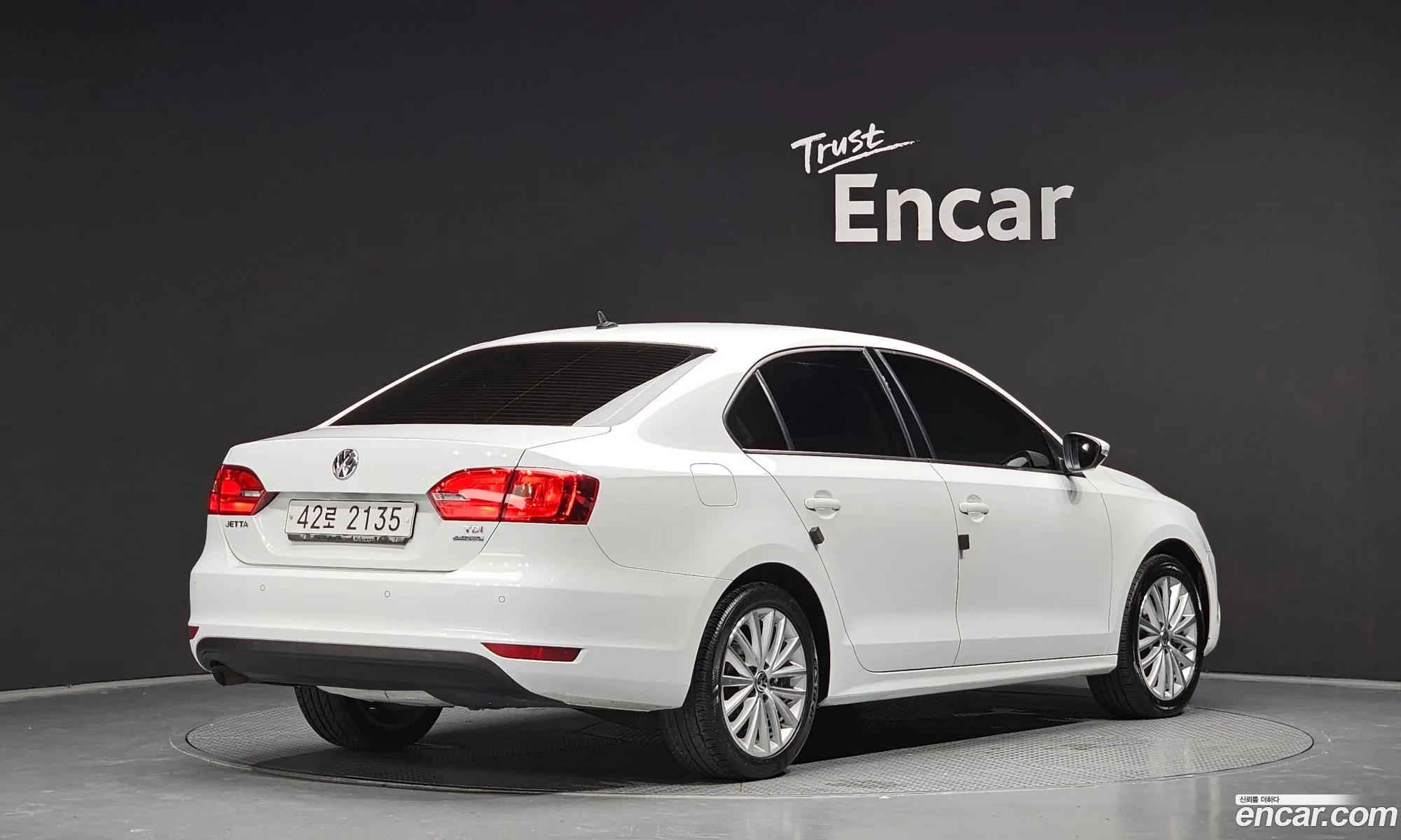 Volkswagen Jetta 16 Tdi Bluemotion 2014 - фотография 3933570