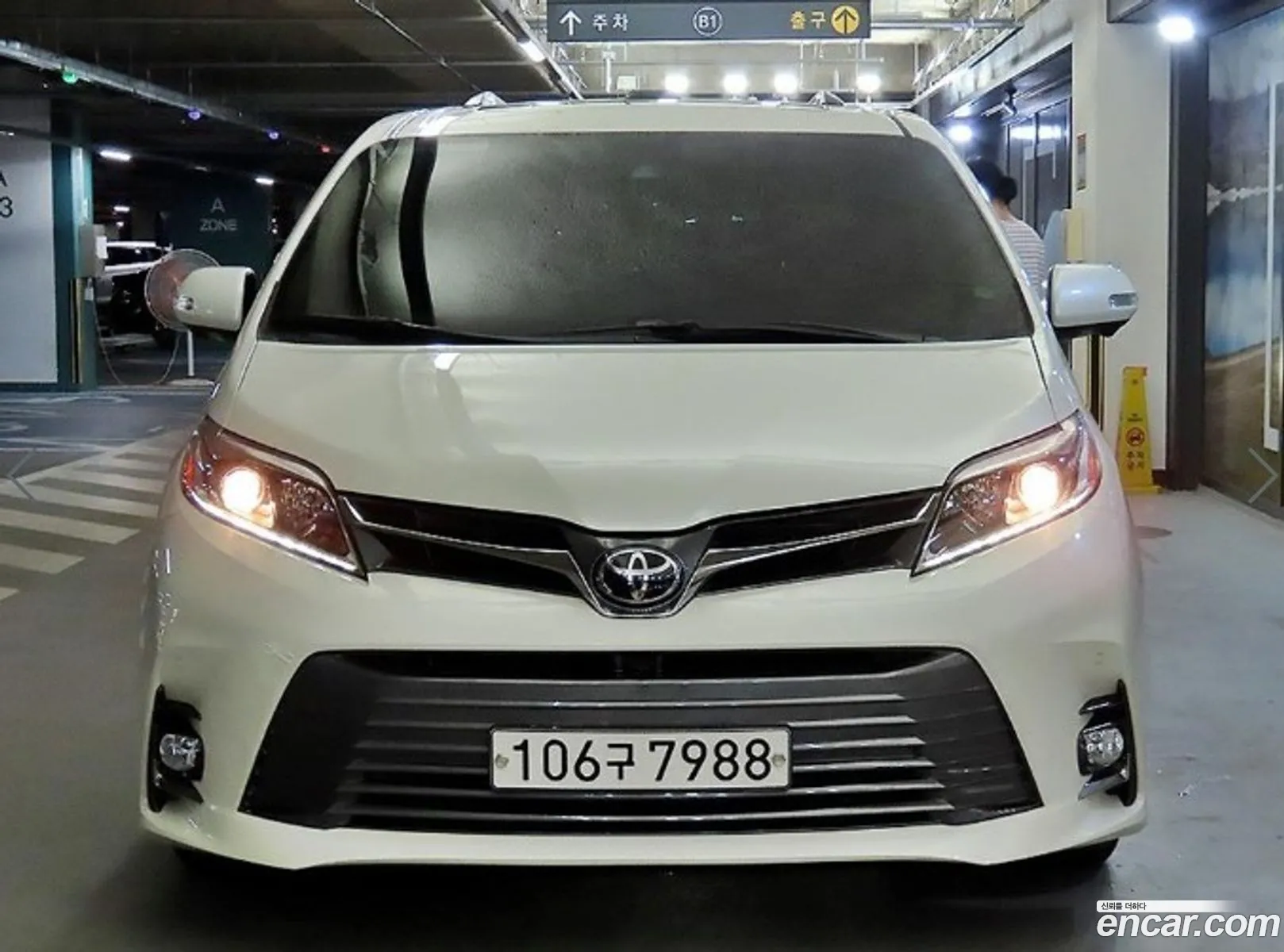 Toyota Sienna 35 2018 - фотография 14768929