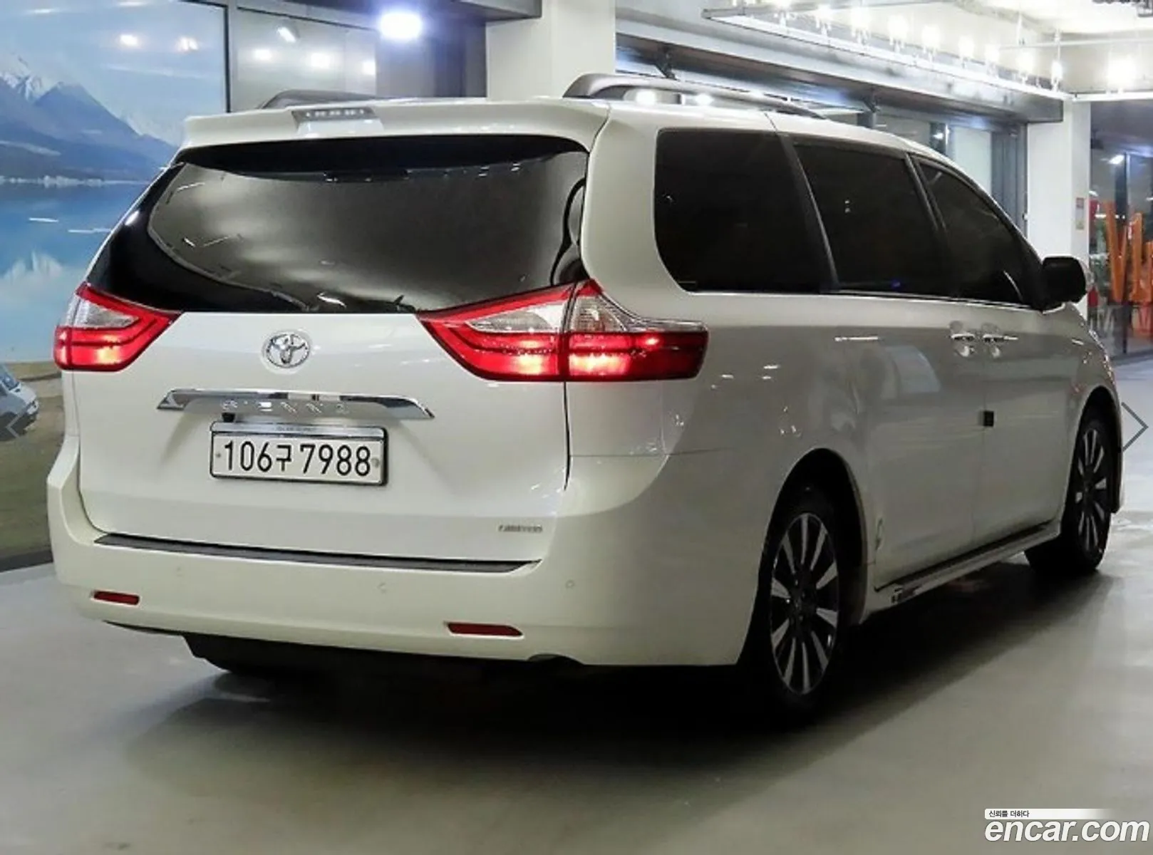 Toyota Sienna 35 2018 - фотография 14768931