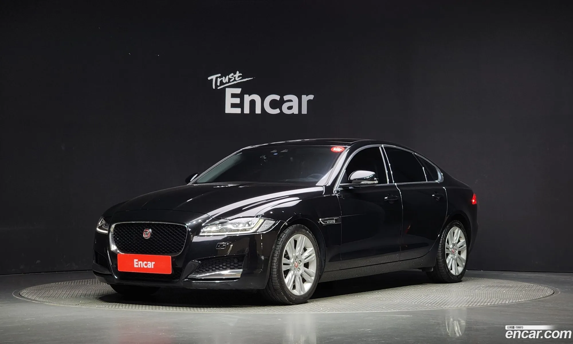 Jaguar Xf Ii 30D Portfolio 2016 - фотография 3500345