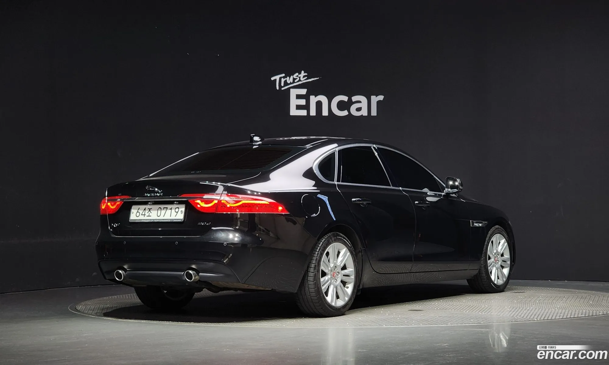 Jaguar Xf Ii 30D Portfolio 2016 - фотография 3500346