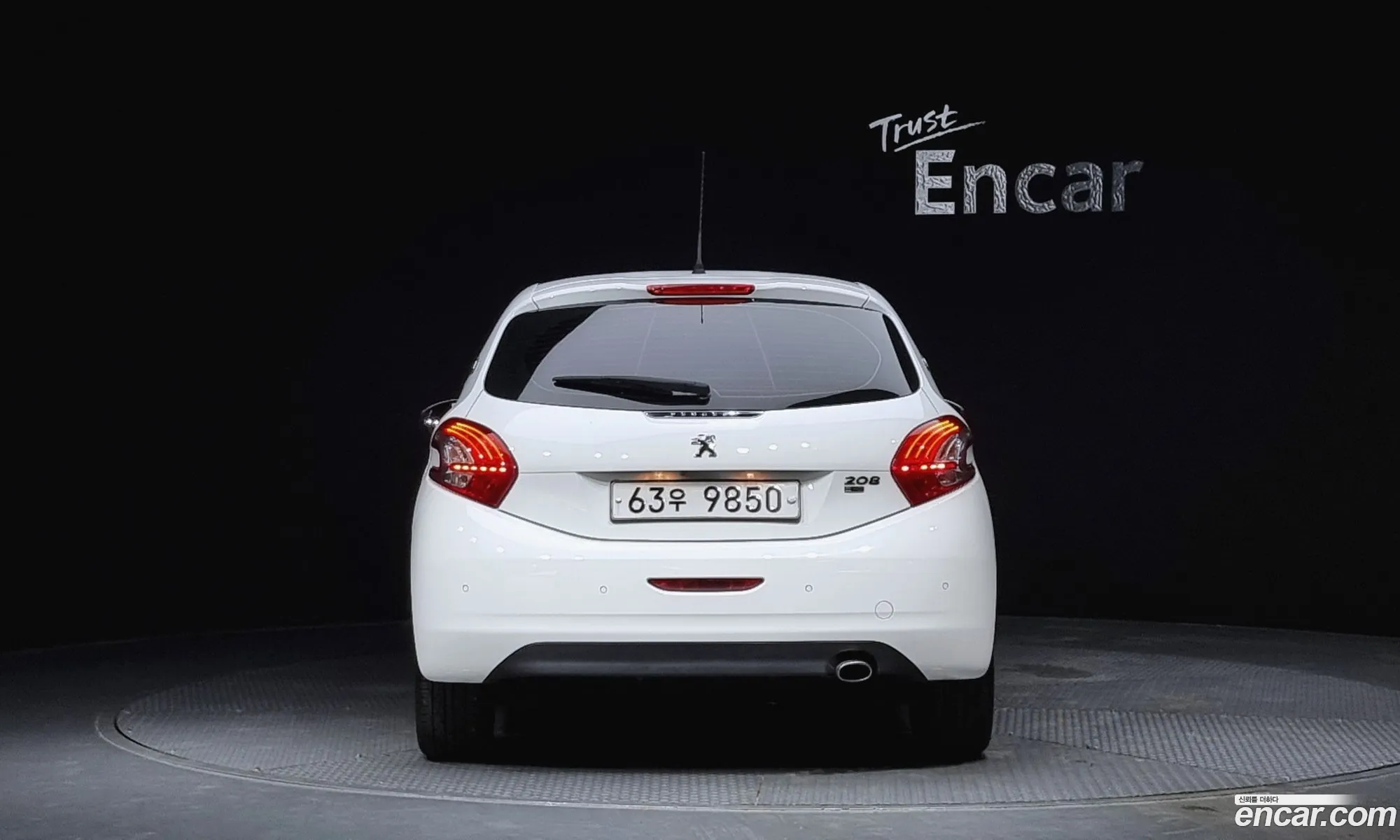 Peugeot 208 16 E-Hdi Allure 3-Door - фотография 4747211