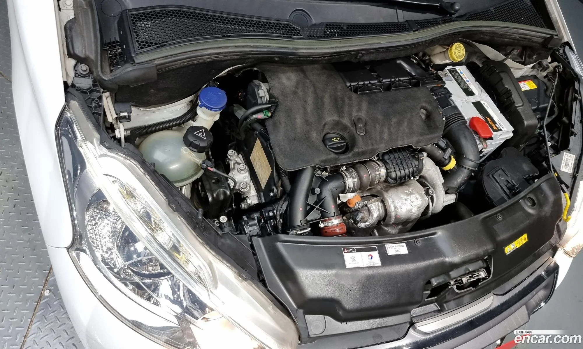 Peugeot 208 16 E-Hdi Allure 3-Door - фотография 4747213