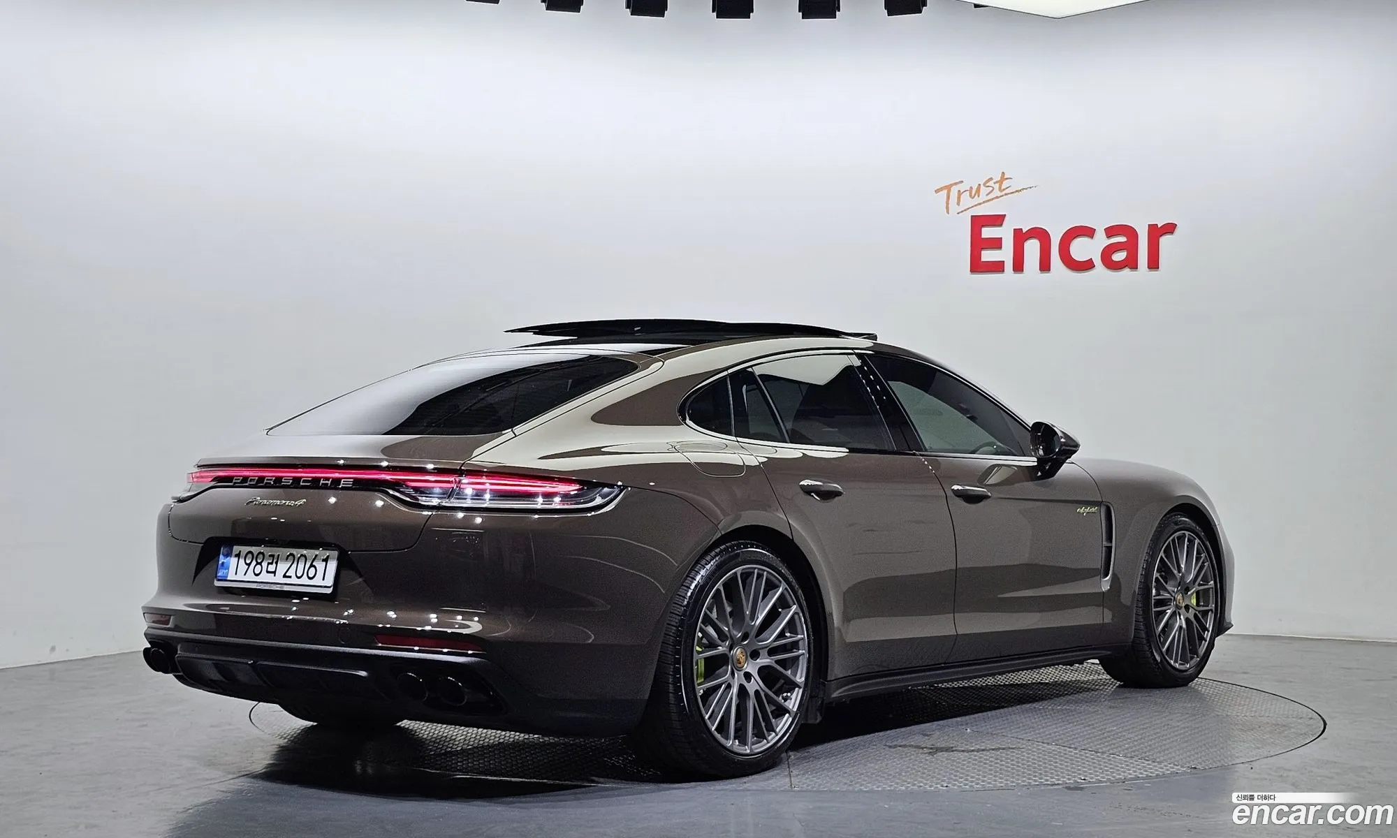 Porsche Panamera Ii 29 Awd E-Hybrid Platinum Edition 2022 - фотография 3487881