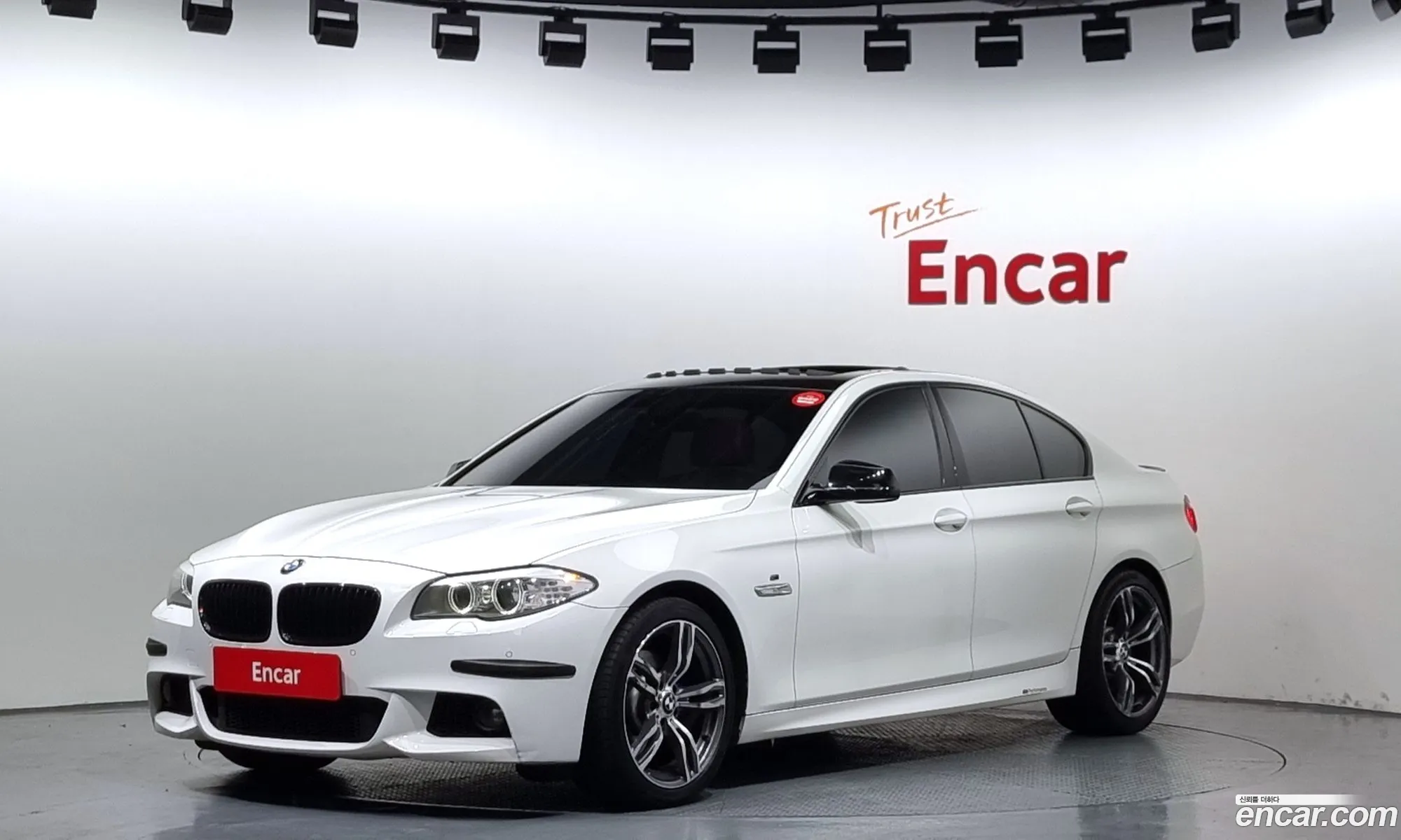 BMW 5 Series F10 520D M Sports - фотография 18590652