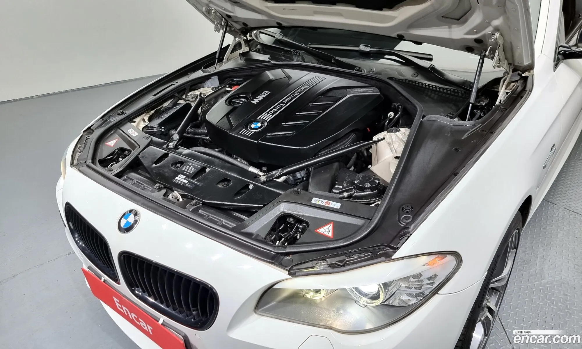 BMW 5 Series F10 520D M Sports - фотография 18590657
