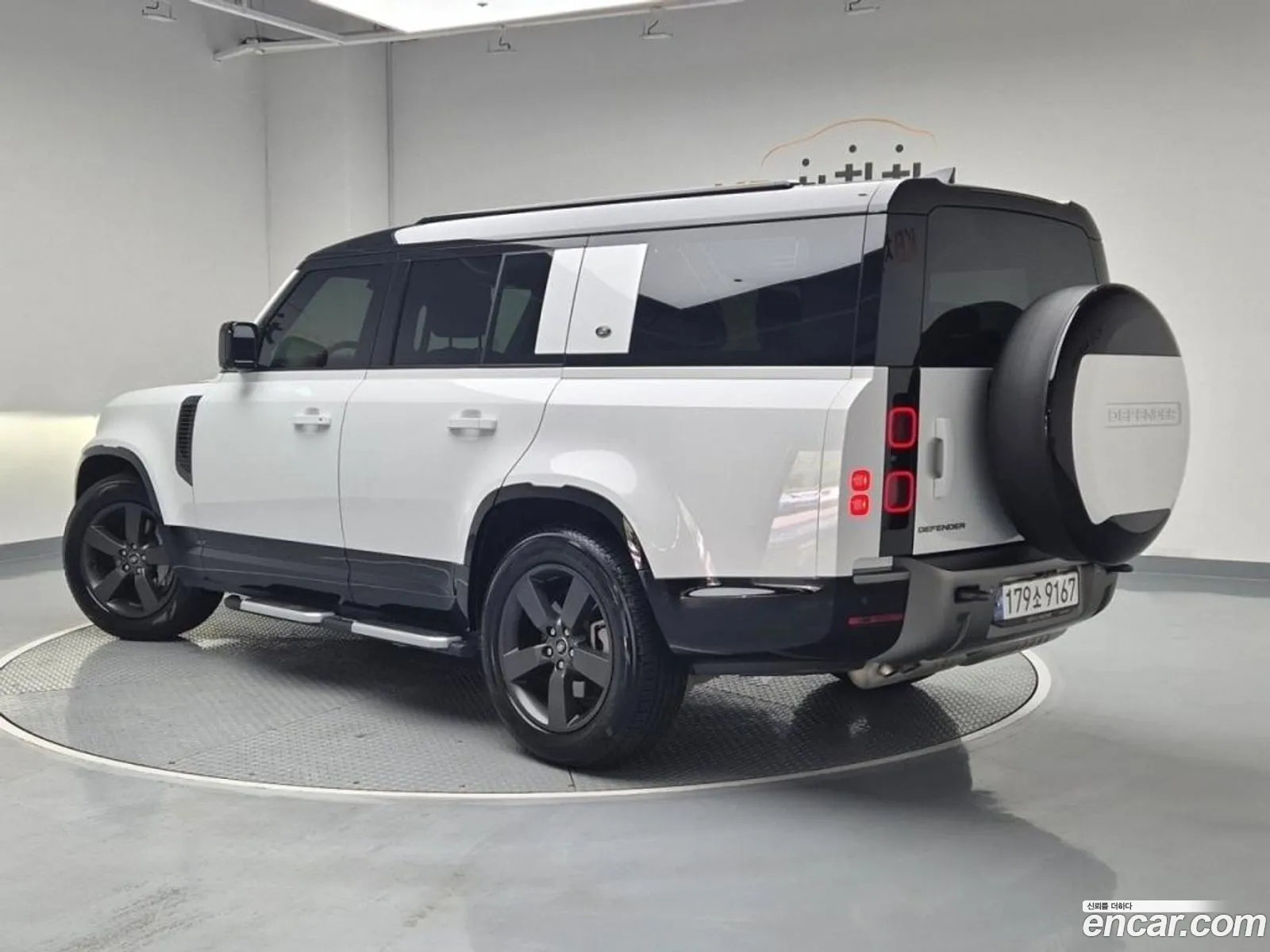Land Rover Defender 130 D300 X-Dynamic Hse 2023 - фотография 7374955