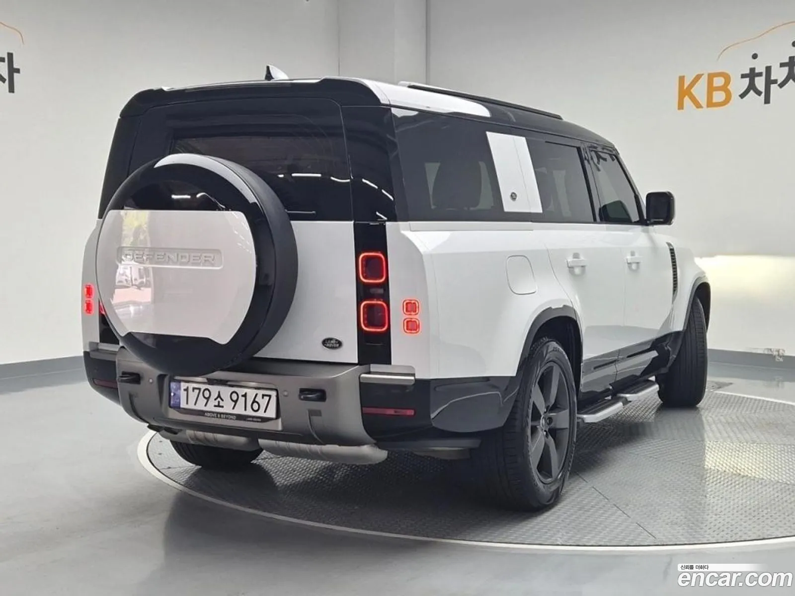 Land Rover Defender 130 D300 X-Dynamic Hse 2023 - фотография 7374956