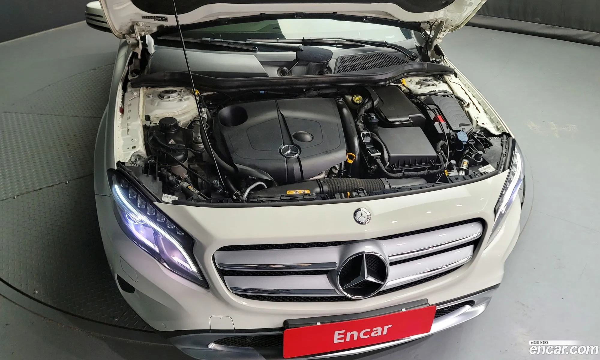 Mercedes-Benz Gla-Klasse Gla200 D 4Matic 2017 - фотография 13966969